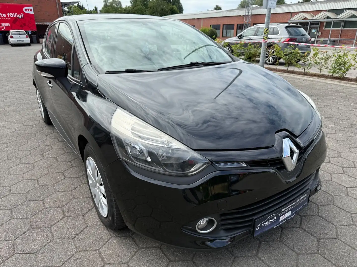 Renault Clio IV Expression Schwarz - 2