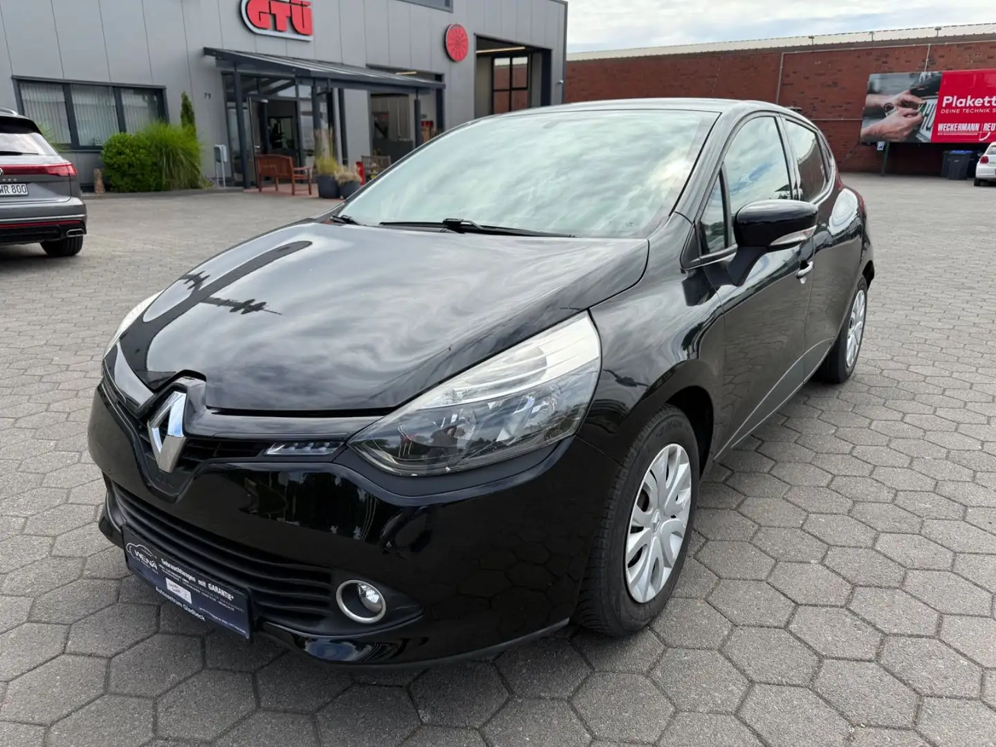 Renault Clio IV Expression Schwarz - 1