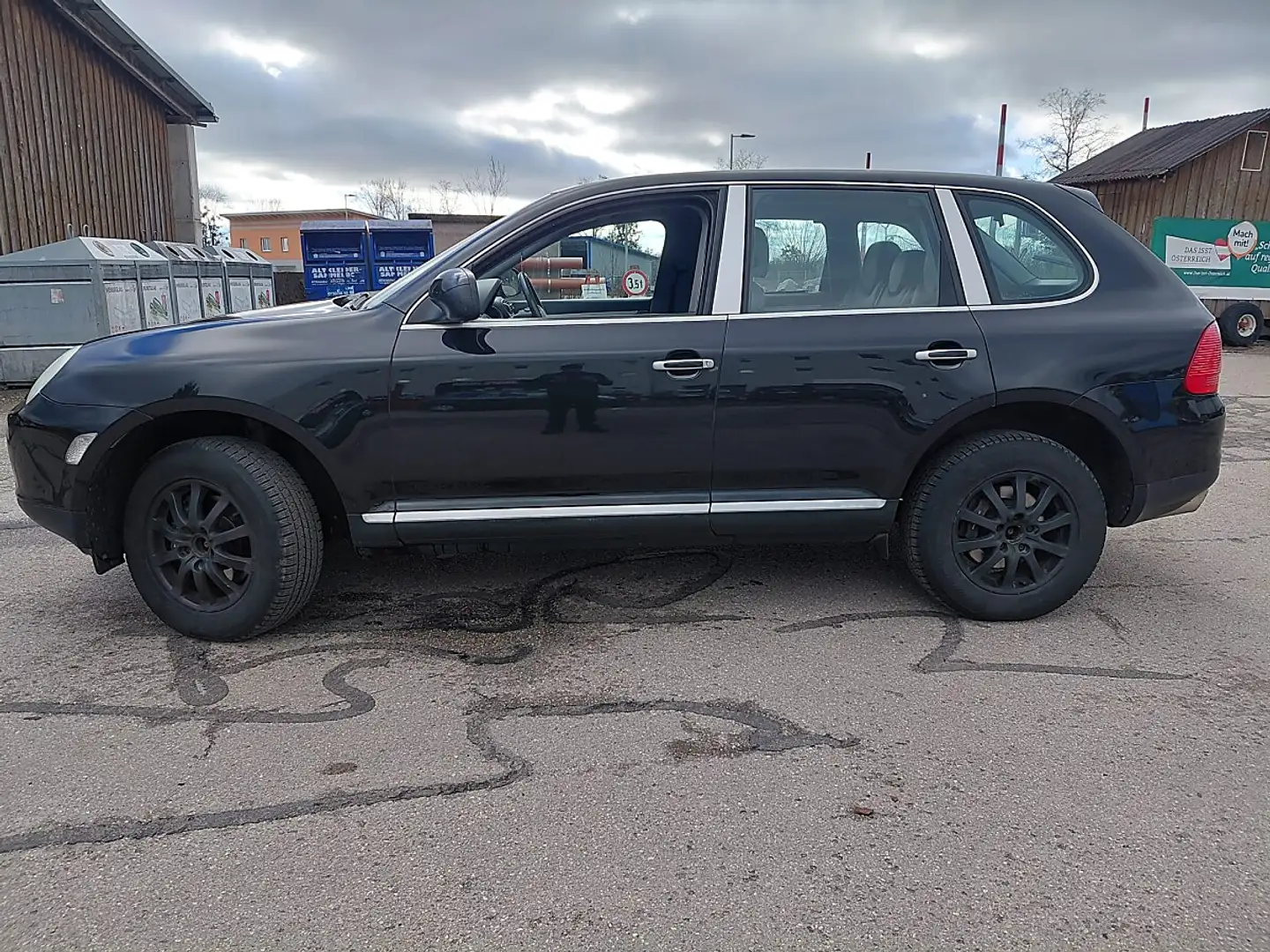 Porsche Cayenne 3,2 Tiptronic         3500kg Zuglast Schwarz - 2