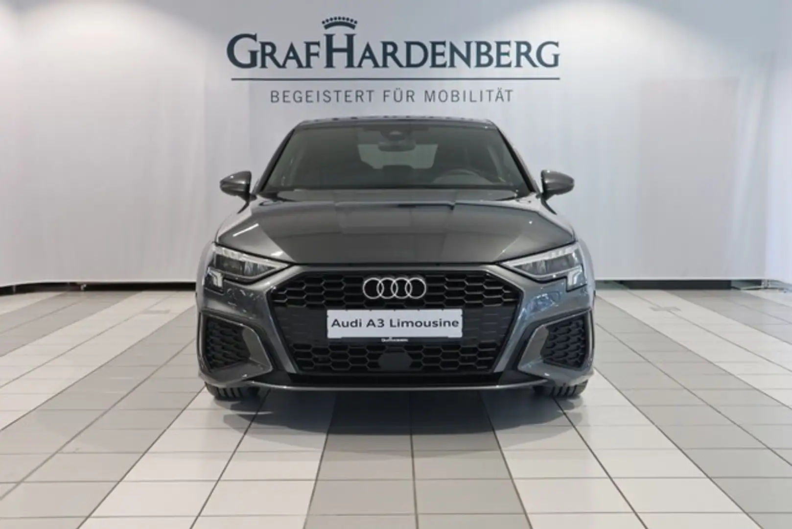 Audi A3 Limo 35 TFSI S tronic S line MMI Navi plus Grau - 2