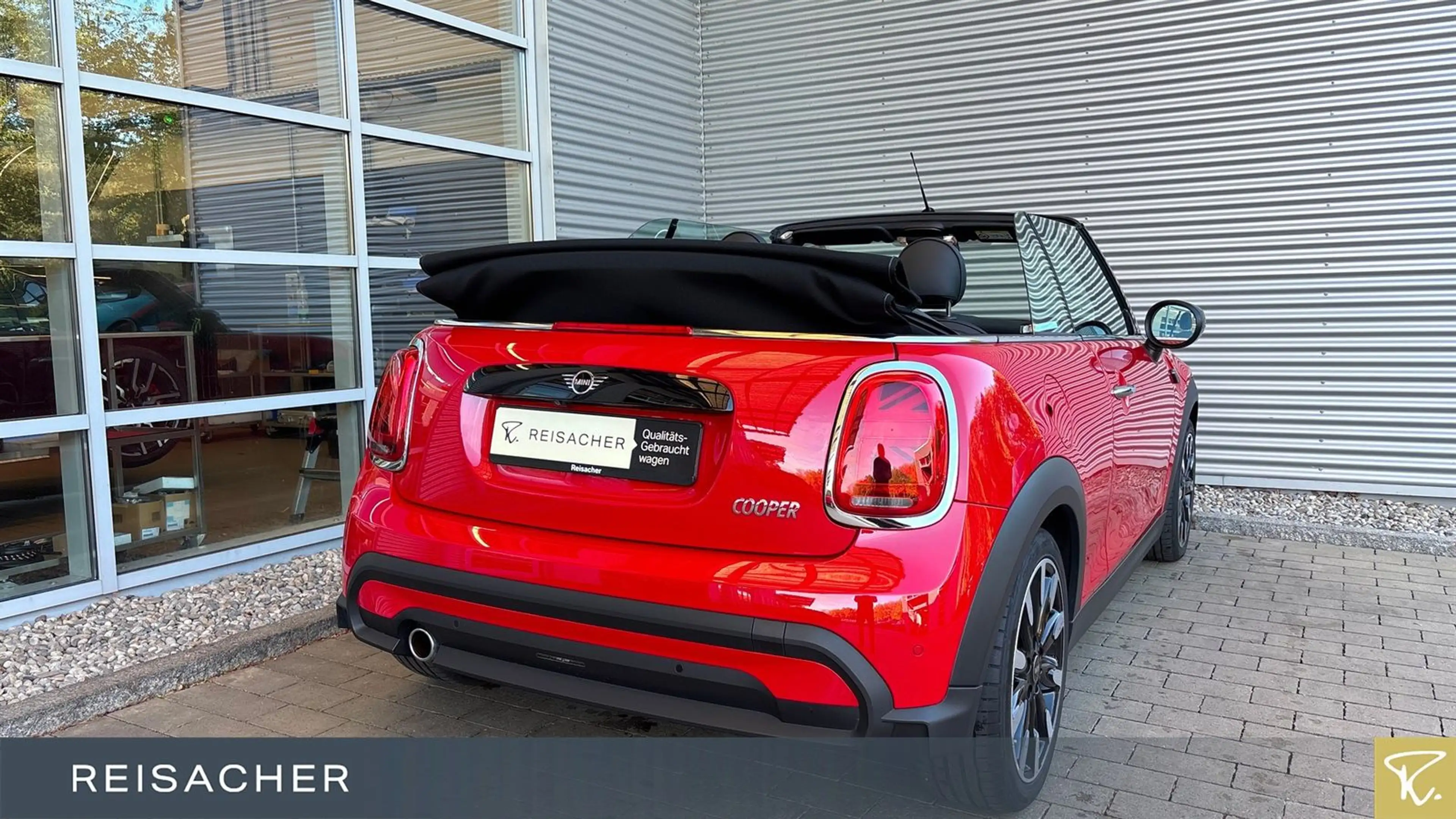 MINI Cooper Cabrio A Yours-Trim,Navi,Leder,HUD,RFK — photo 2