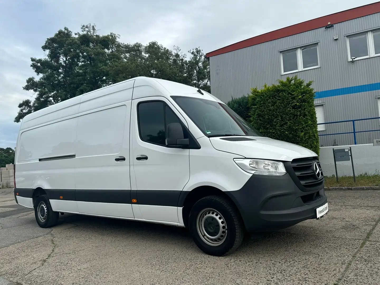 Mercedes-Benz Sprinter 311/315/317/319 CDI RWD L3 / L4 (907.635/637) Weiß - 1