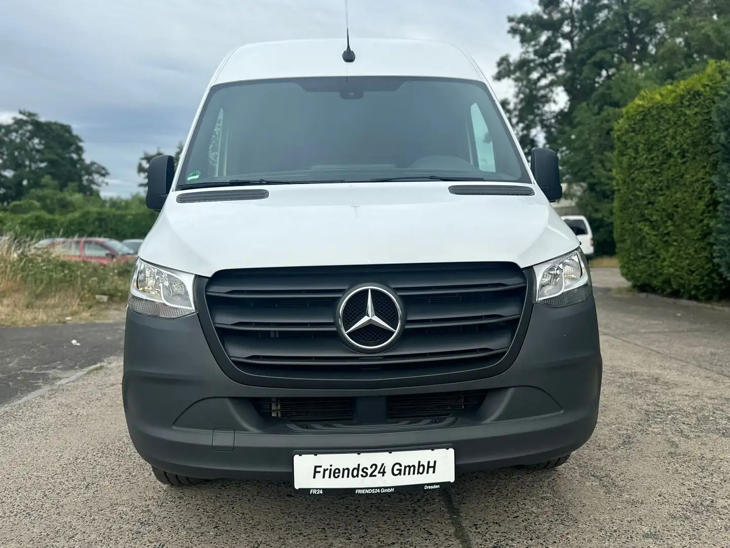 Mercedes-Benz Sprinter 311/315/317/319 CDI RWD L3 / L4 (907.635/637) Weiß - 2