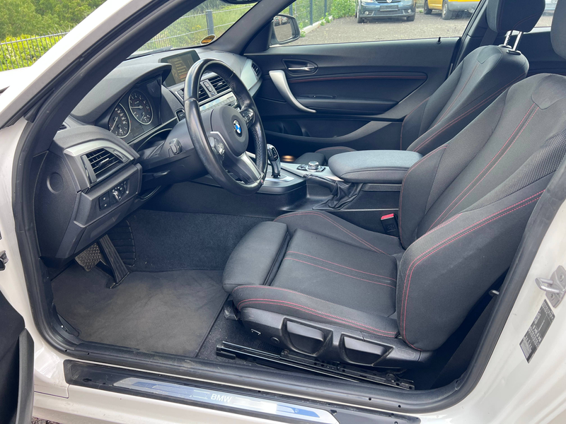 BMW 118 Sport Line, Tüv Neu, Inspektion Neu — photo 10