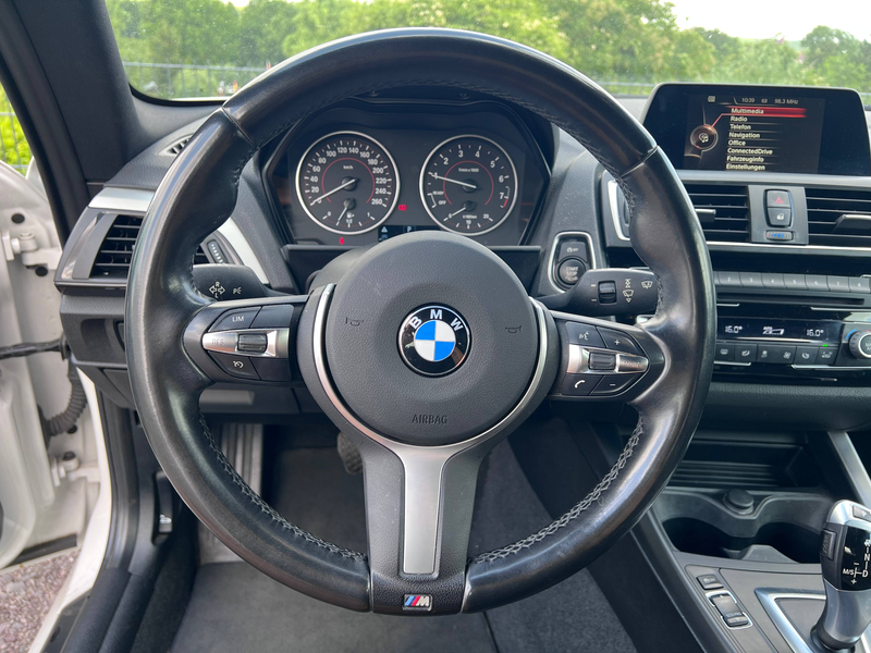BMW 118 Sport Line, Tüv Neu, Inspektion Neu — photo 15