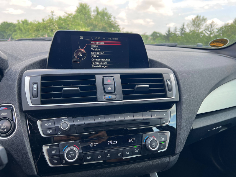 BMW 118 Sport Line, Tüv Neu, Inspektion Neu — photo 13