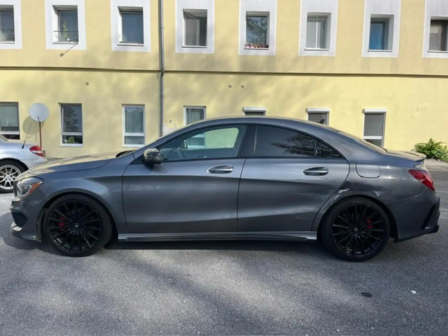 Mercedes-Benz CLA 250 4MATIC Aut./Top Ausstattung/ Grau - 2