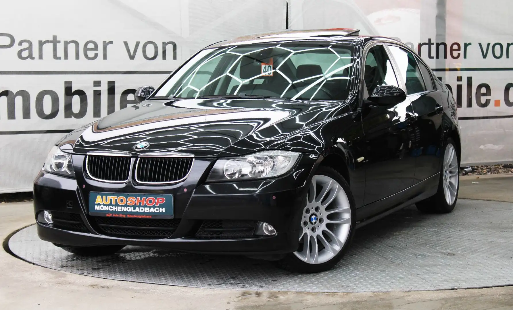 BMW 320 i *Navi*Schiebedach*Scheckheftgepflegt*Sitzh* Negro - 1