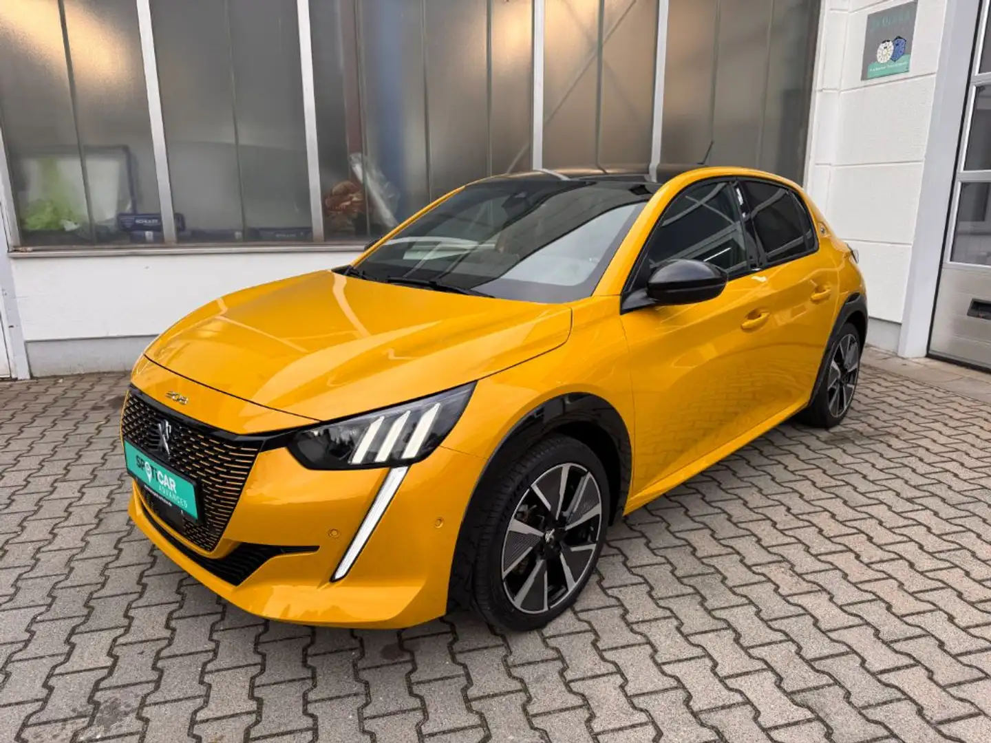 Peugeot 208 Elektromotor 136 Allure Gelb - 1