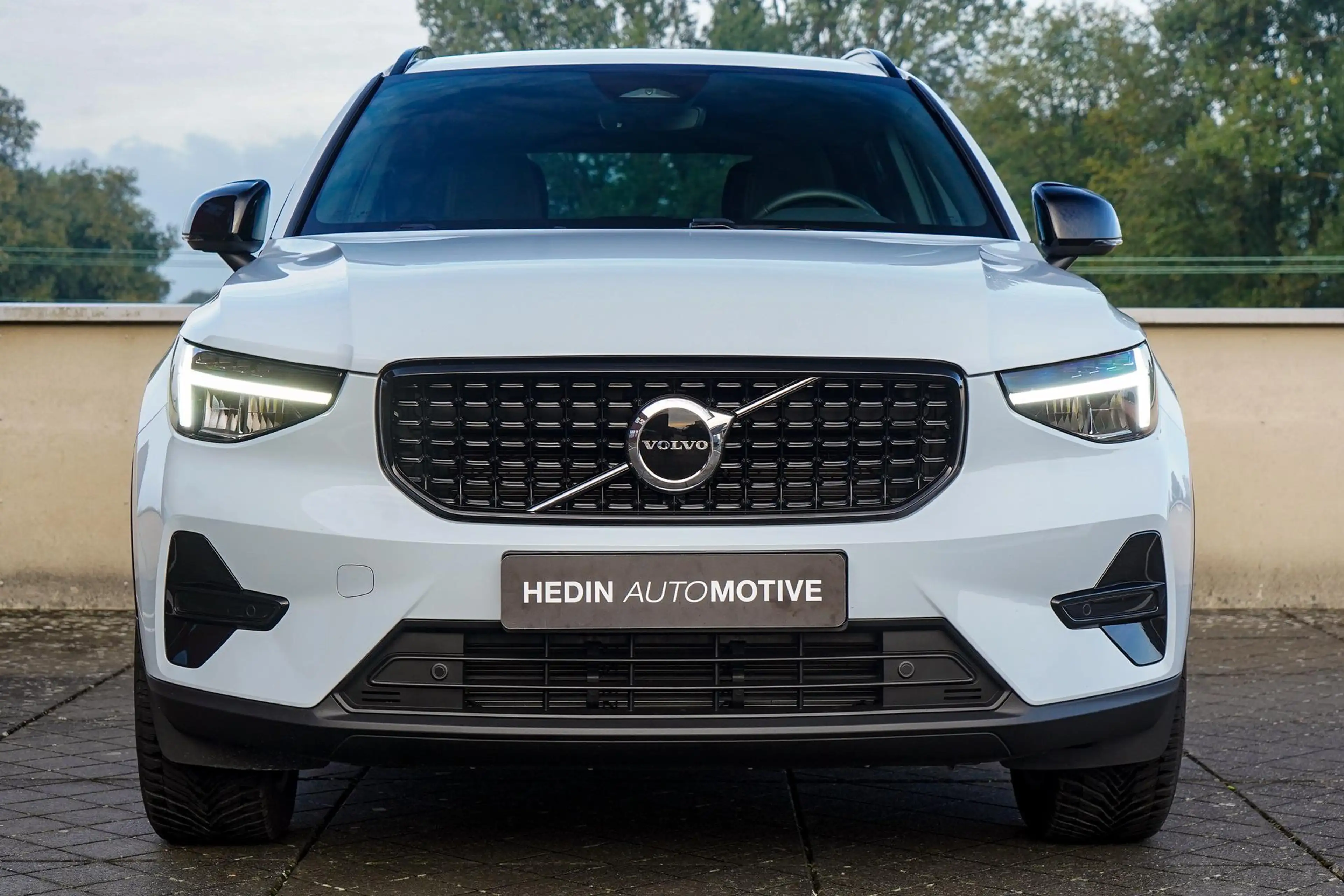 Volvo XC40 2.0 B4 Plus Dark Harman/Kardon | Adaptieve Cruise — photo 2