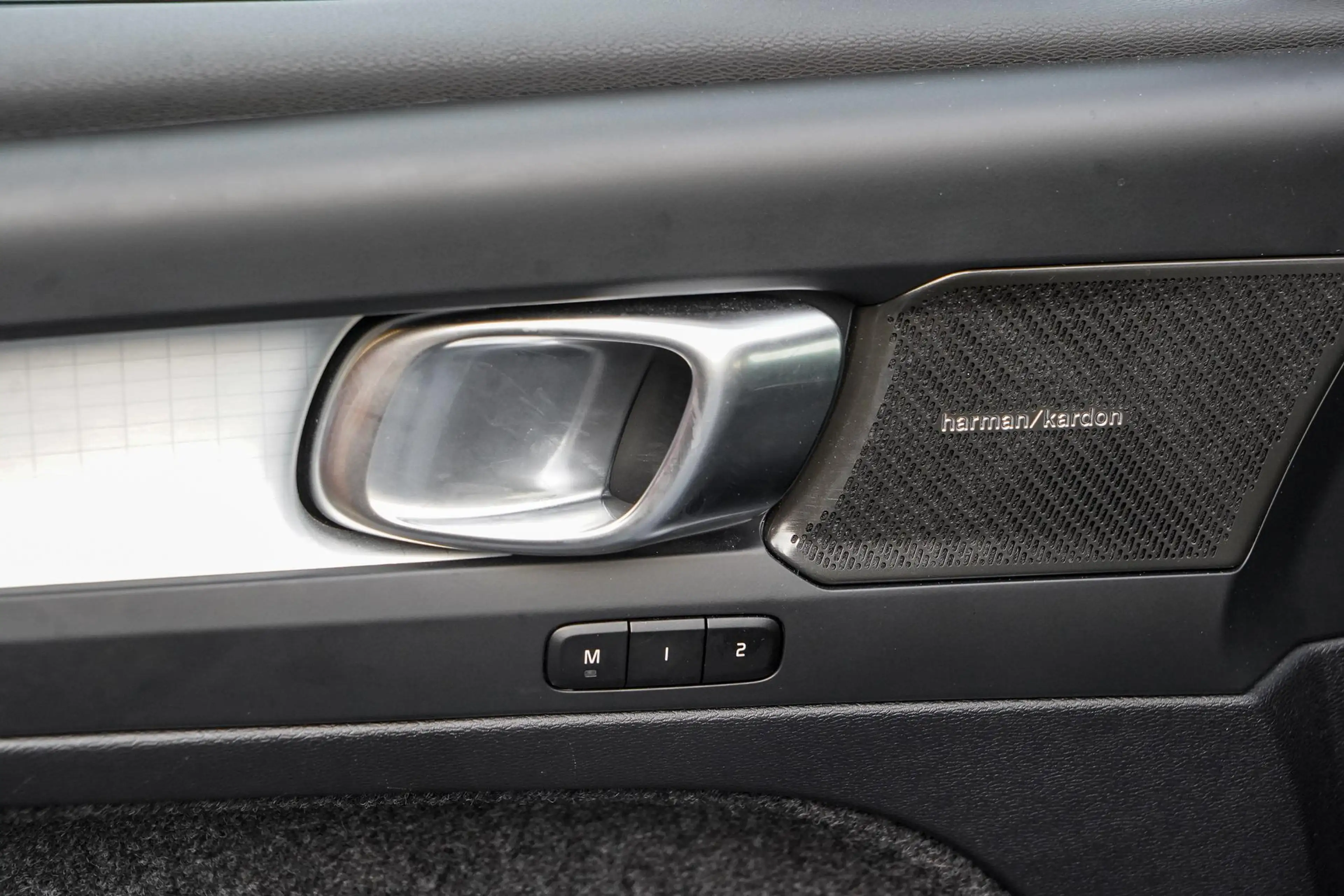 Volvo XC40 2.0 B4 Plus Dark Harman/Kardon | Adaptieve Cruise — photo 15