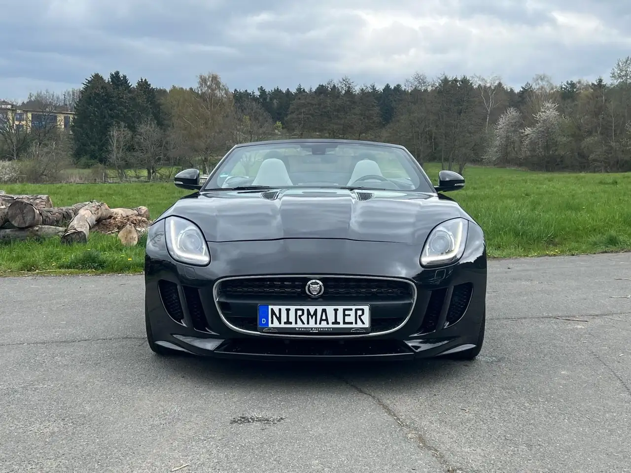 JAGUAR F-TYPE CABRIOLET COMPRESSEUR - 340 ch - CAMÉRA D'AIDE AU STATIONNEMENT - SELLERIE CUIR