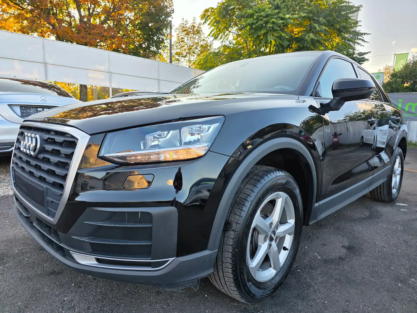 Audi Q2 1,6 TDI / 1.Besitz / Start-Stop Zwart - 1