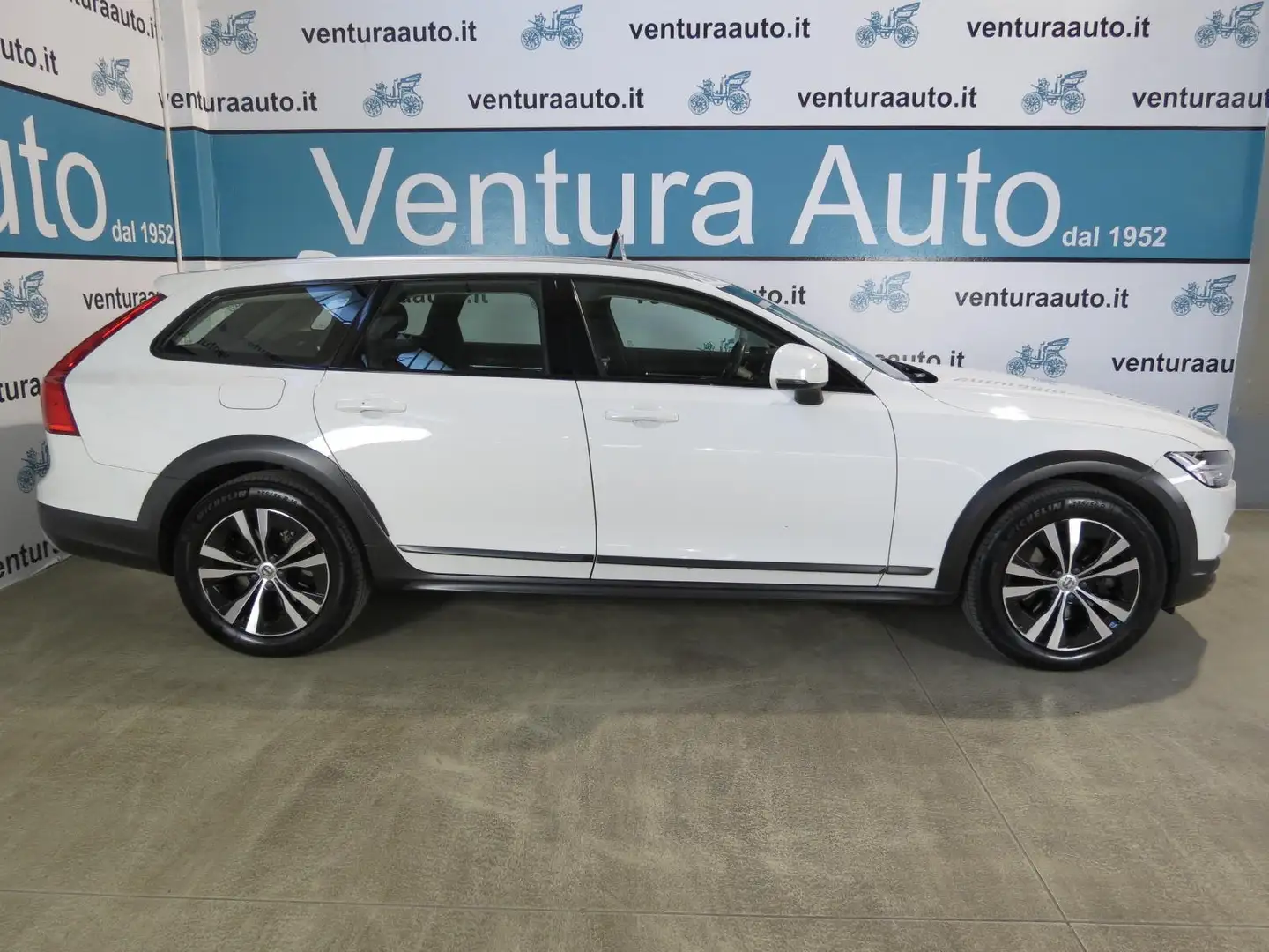 Volvo V90 Cross Country 2.0 D4 190 CV BUSINESS PLUS AWD GEARTRONIC Weiß - 2