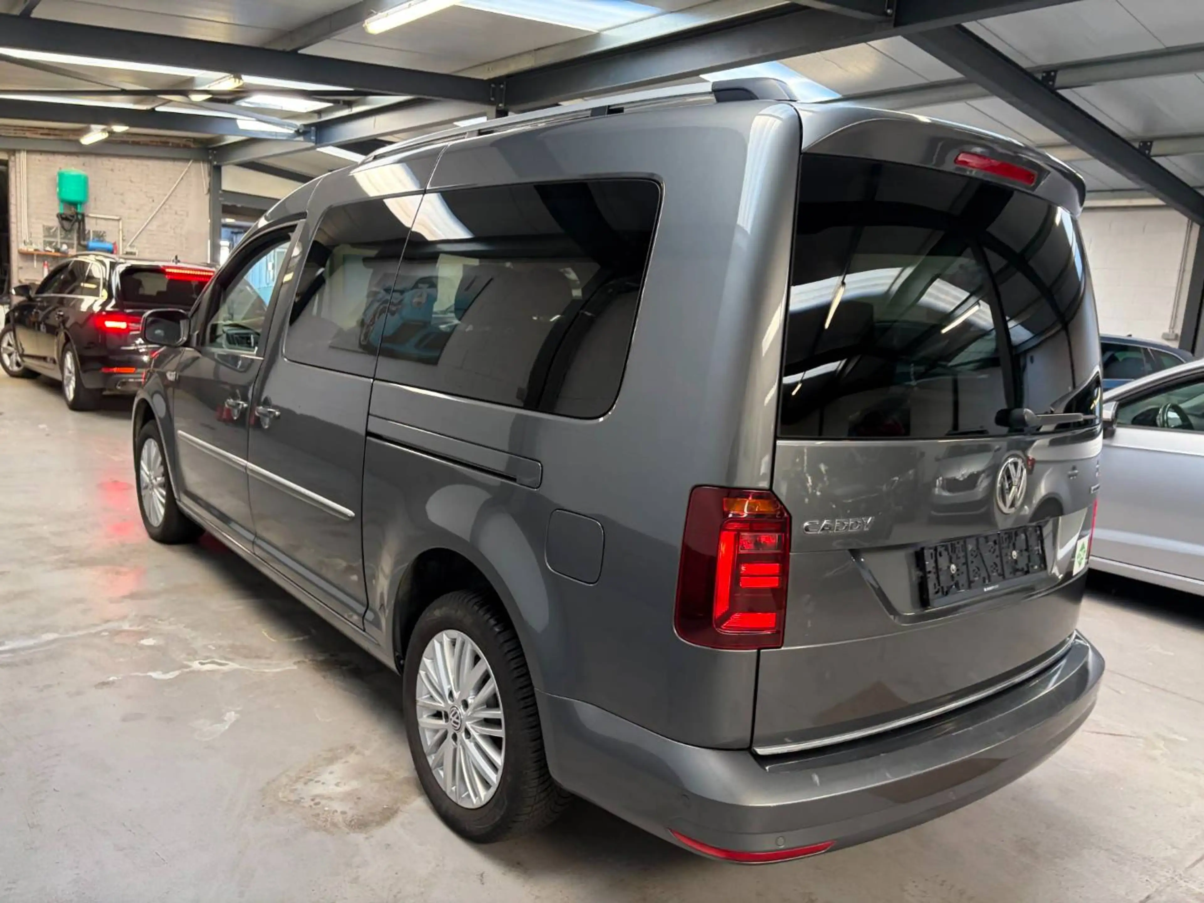 Volkswagen Caddy 1.4 TGI Maxi CNG DSG (EU6) — photo 2