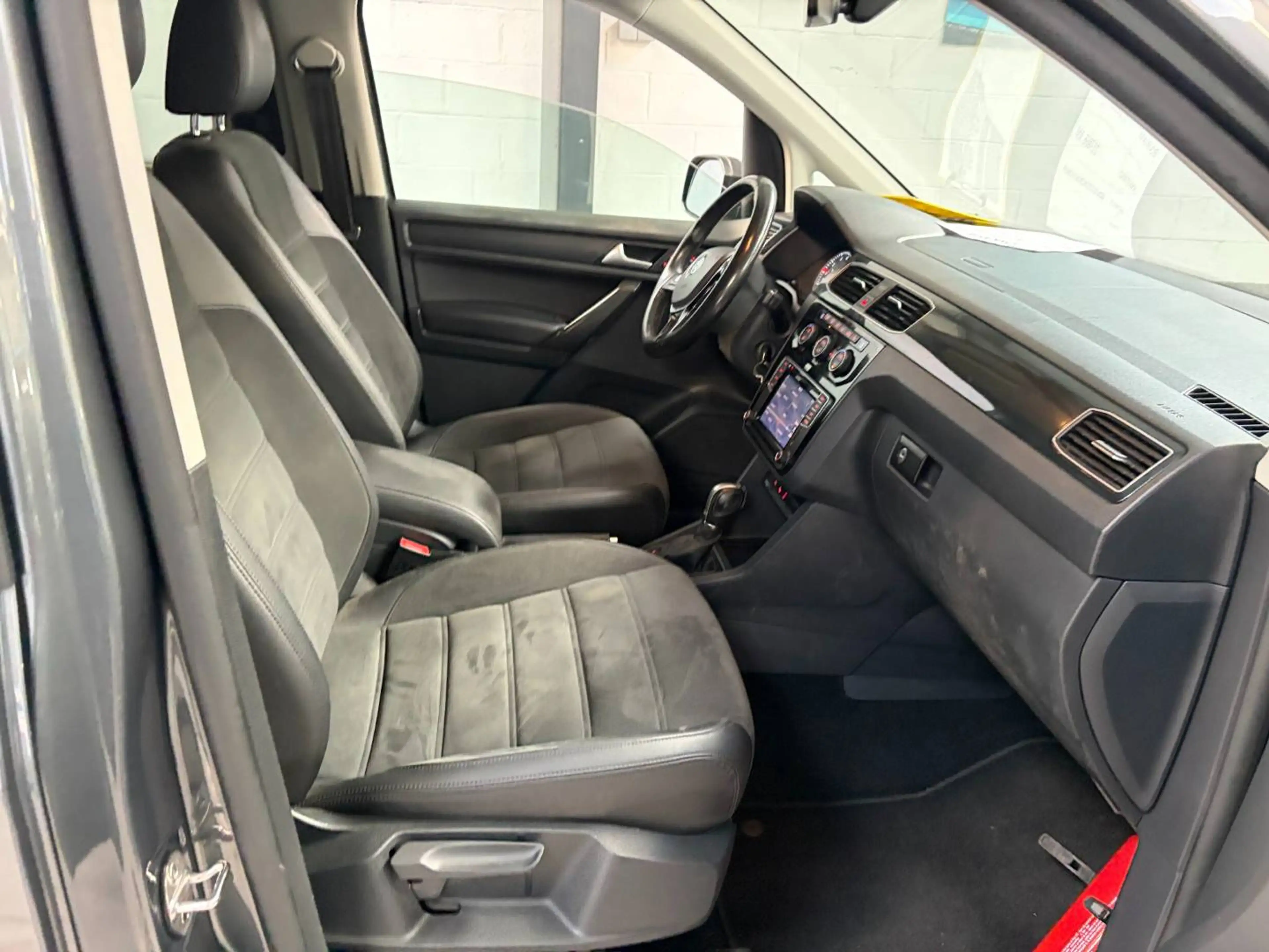 Volkswagen Caddy 1.4 TGI Maxi CNG DSG (EU6) — photo 13