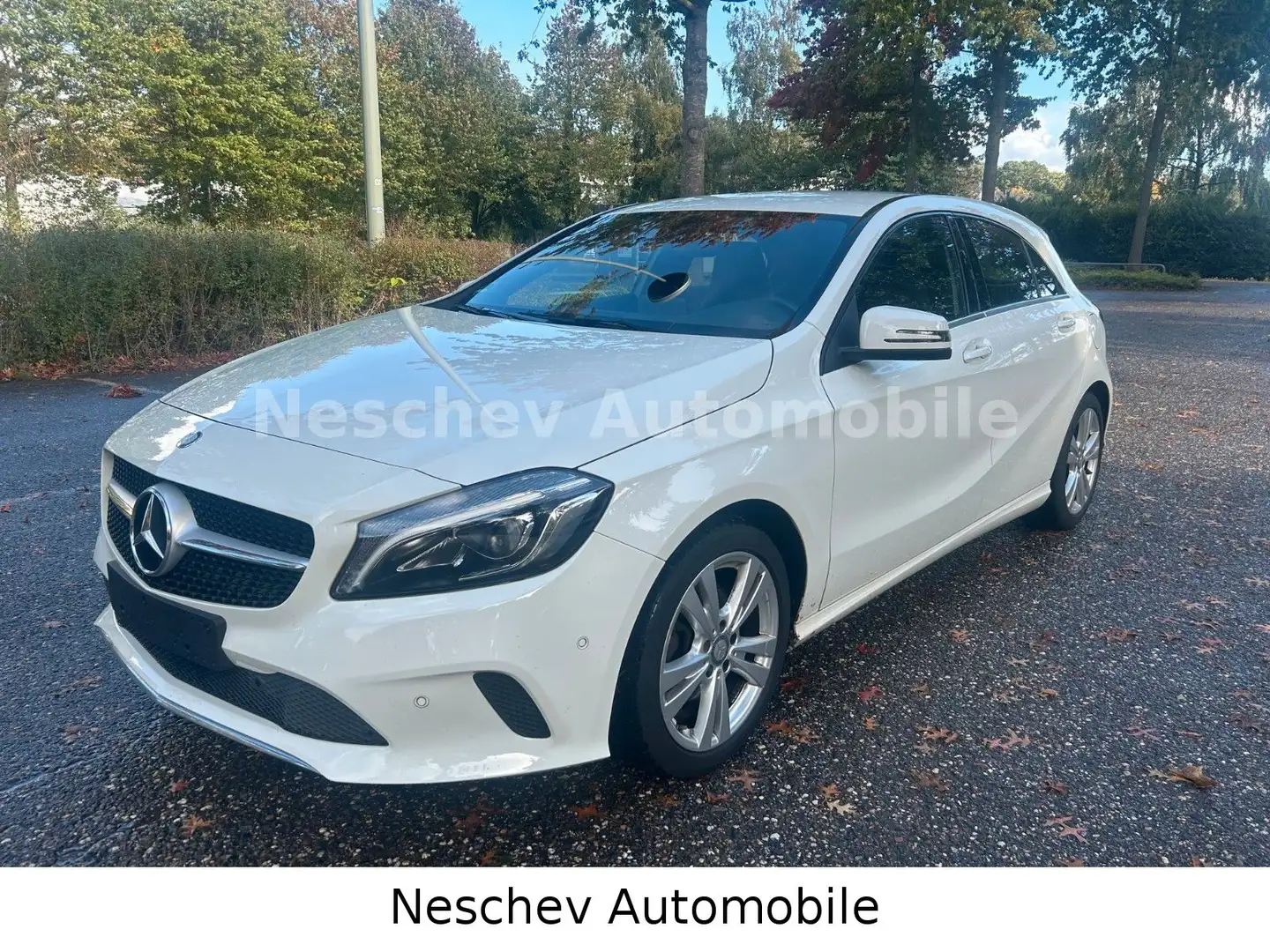 Mercedes-Benz A 200 d Urban Leder/Navi/LED/KeyLess/Kamera/2.Hd Blanc - 2