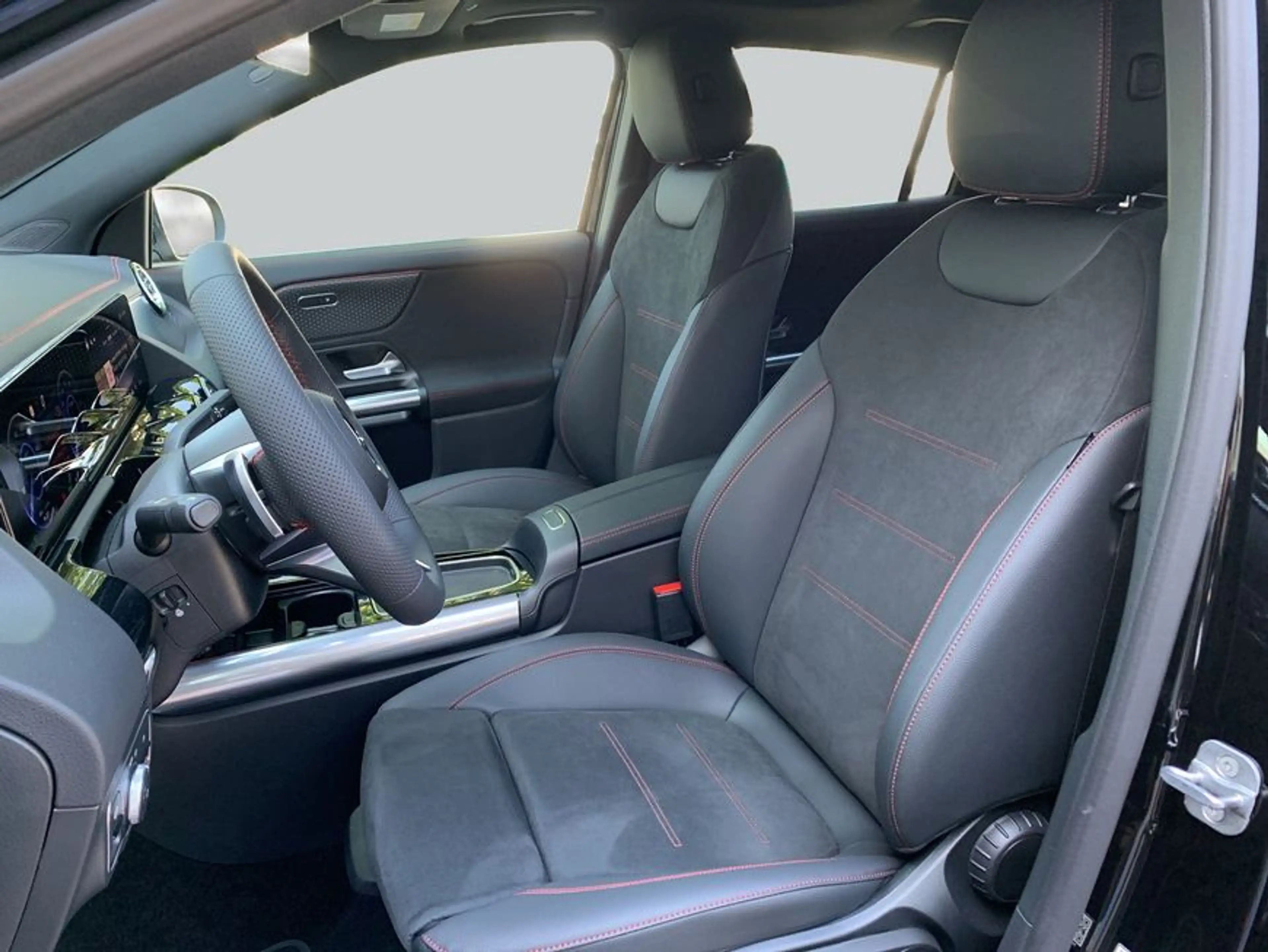 Mercedes-Benz EQA 250 EQA — photo 11