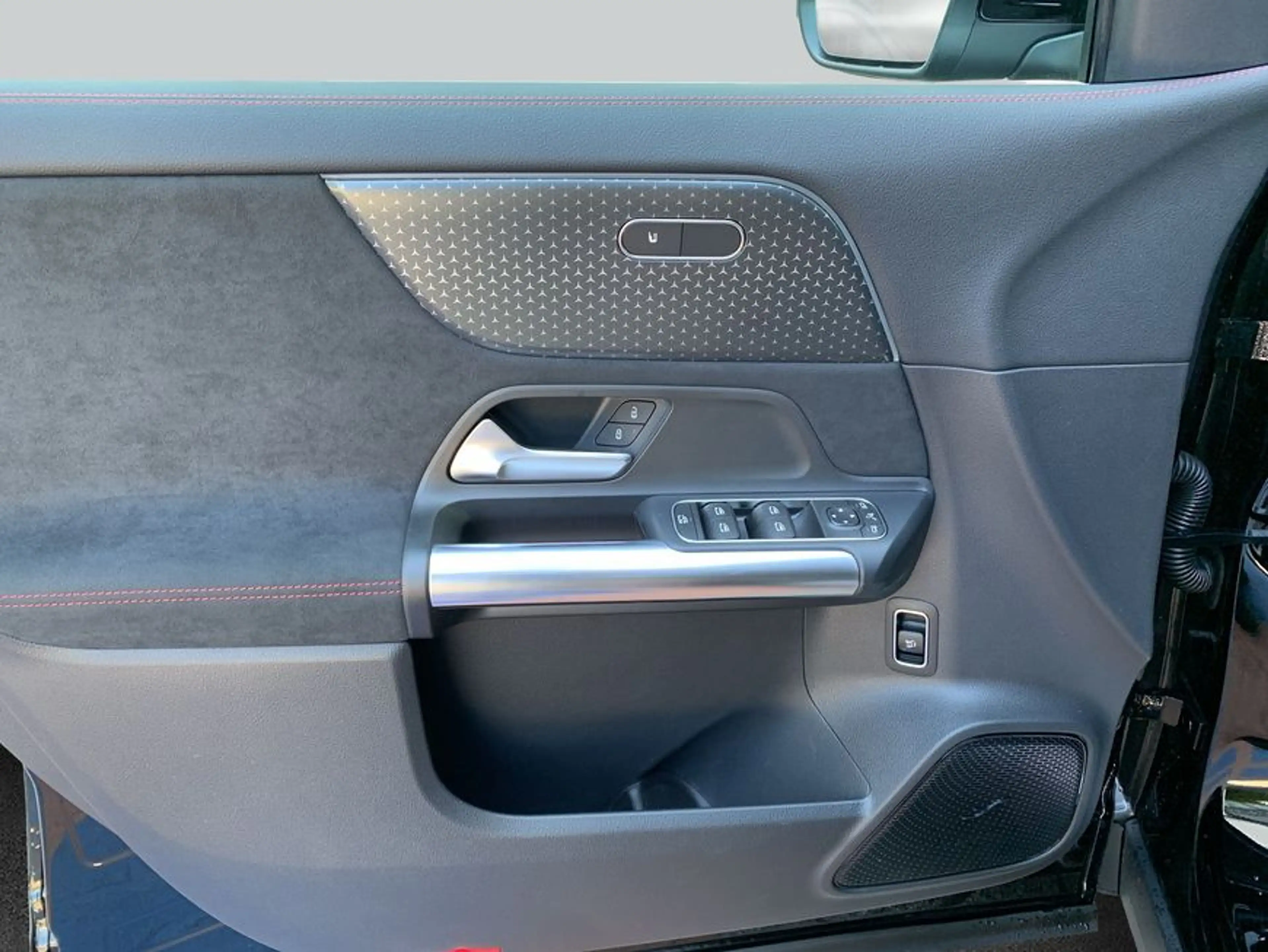 Mercedes-Benz EQA 250 EQA — photo 20