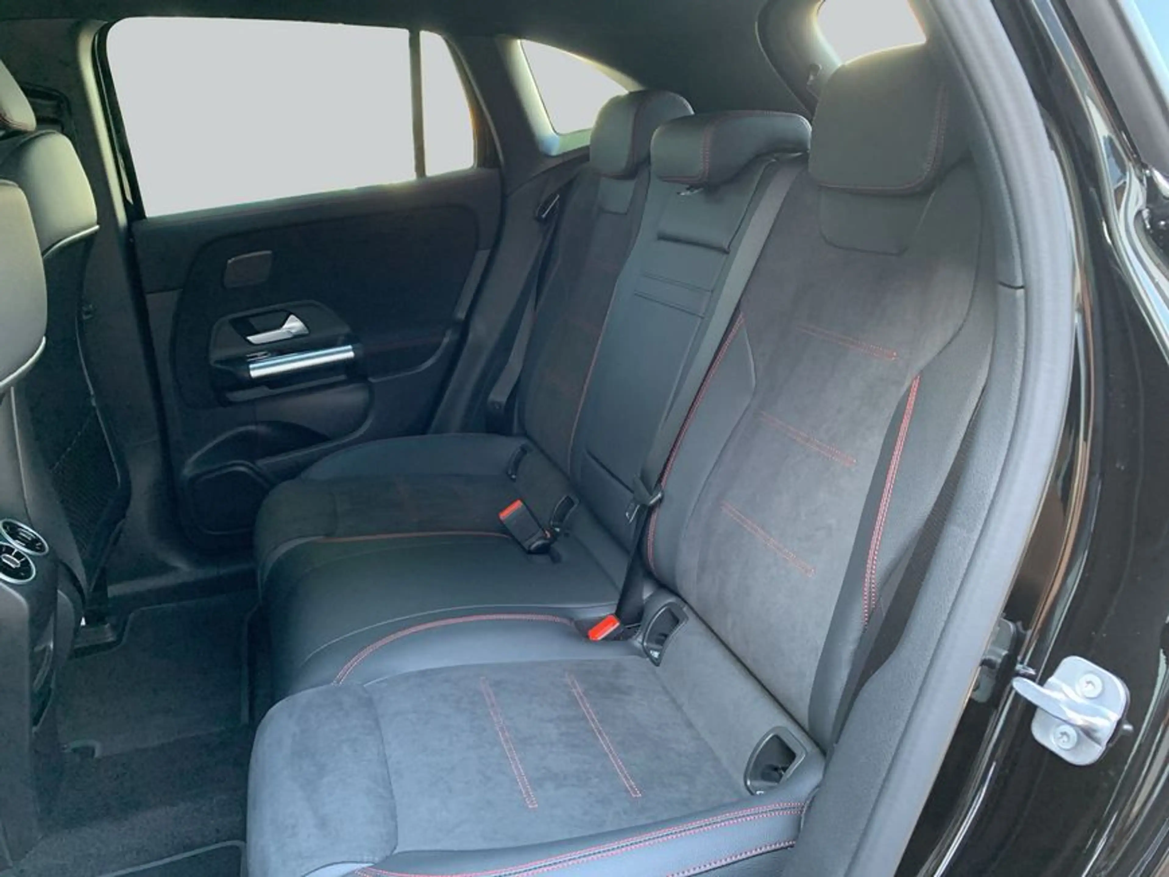 Mercedes-Benz EQA 250 EQA — photo 12
