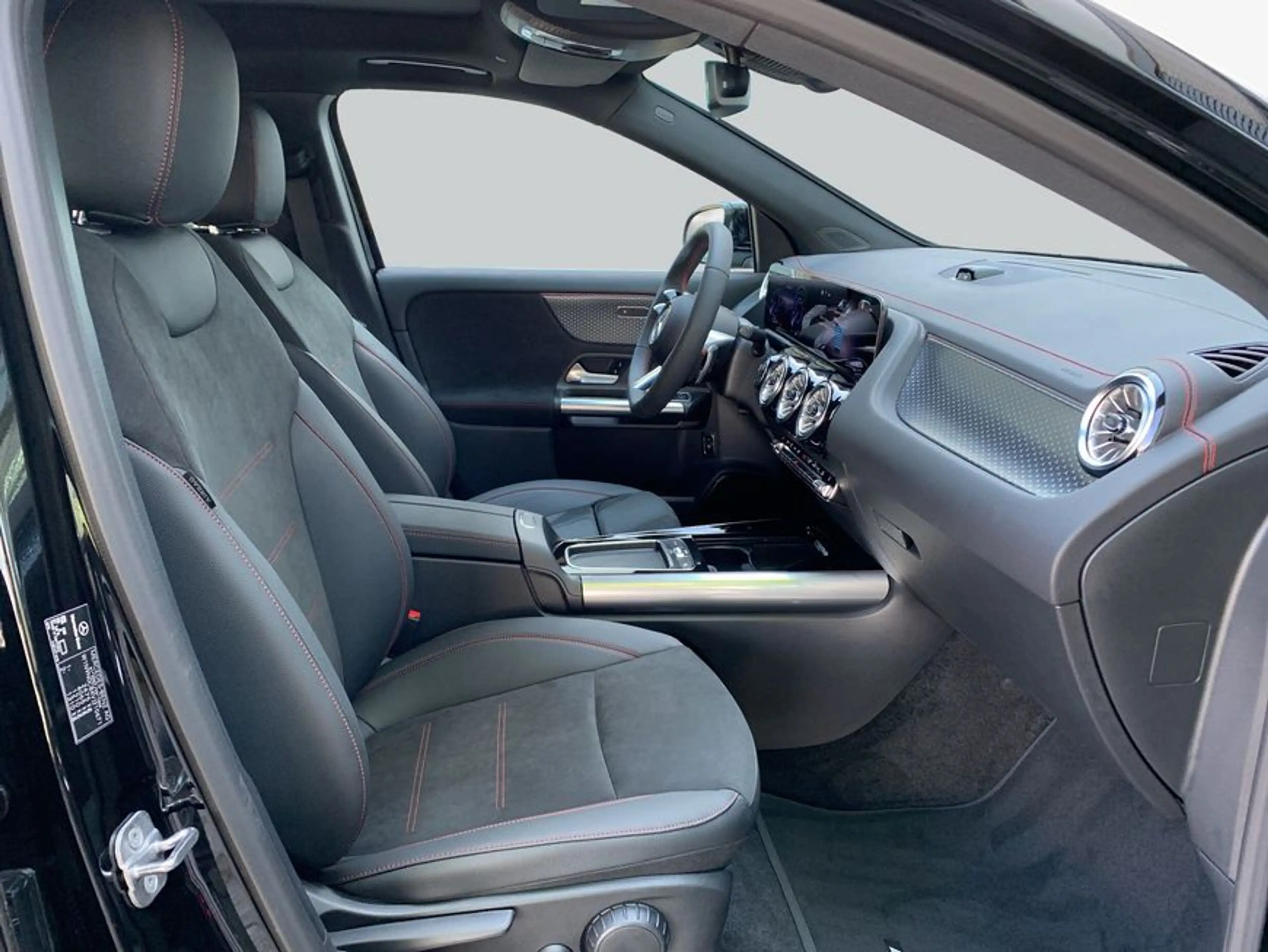 Mercedes-Benz EQA 250 EQA — photo 13