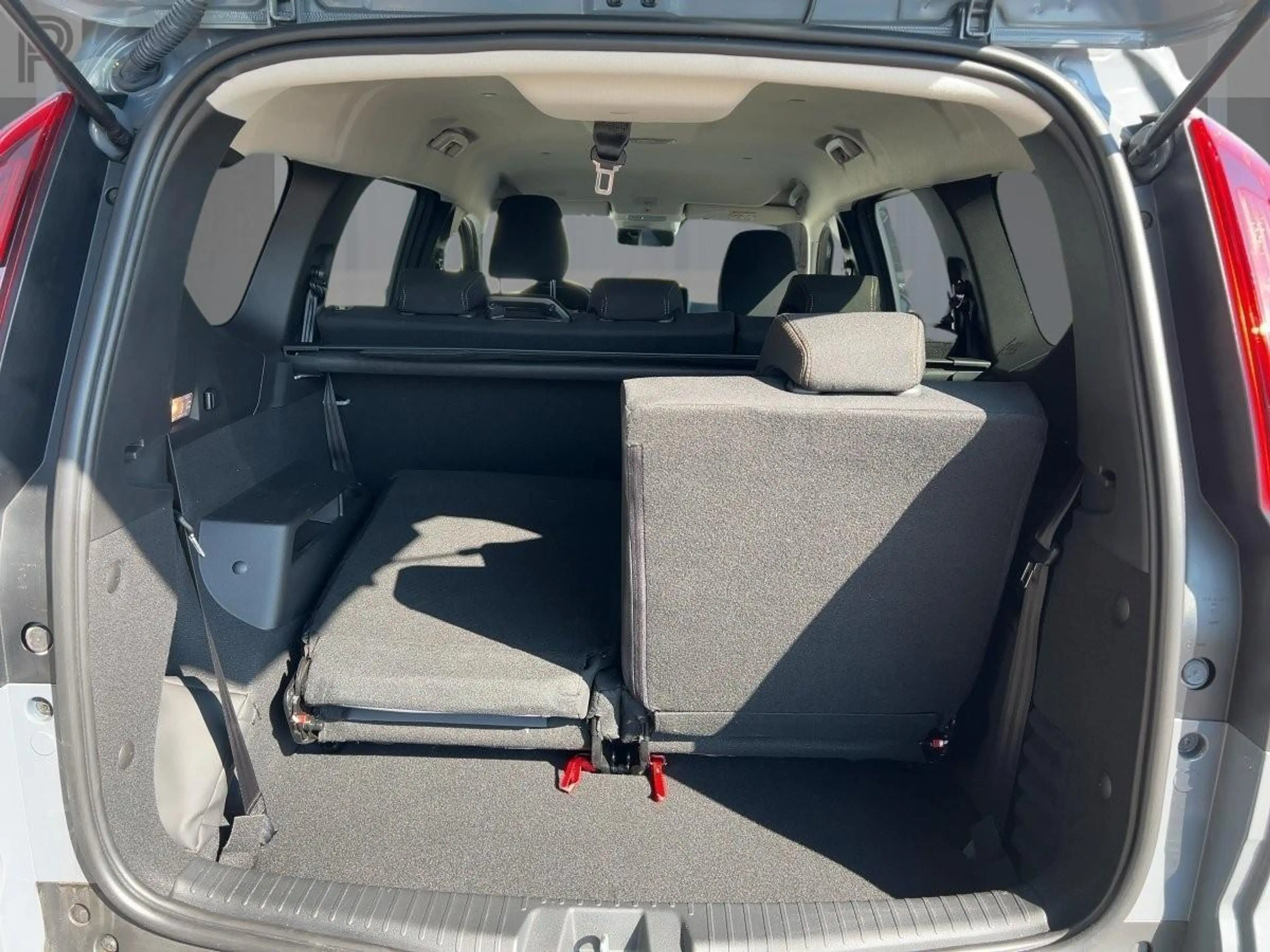Dacia Jogger Extreme TCe 110 7-Sitzer SHZ PDC KLIMA ABS — photo 19