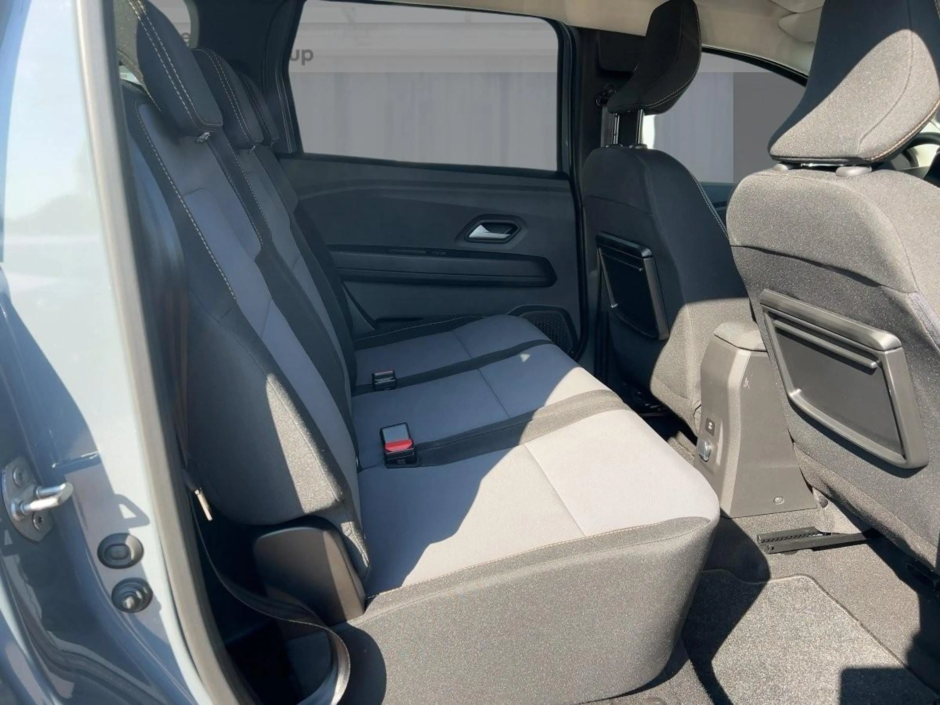 Dacia Jogger Extreme TCe 110 7-Sitzer SHZ PDC KLIMA ABS — photo 9