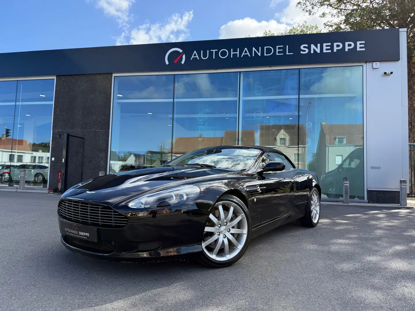 Aston Martin DB9 DB9 Volante Touchtronic // Full history // V12 Schwarz - 1