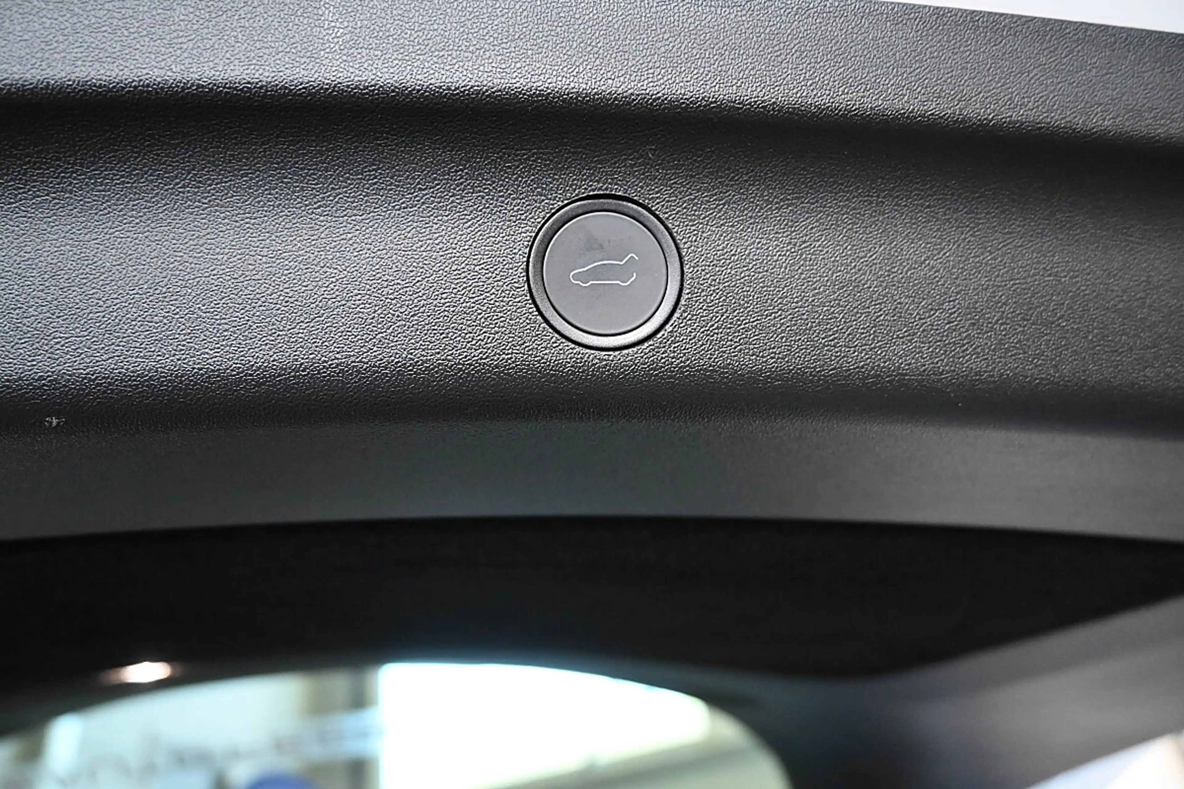 Tesla Model Y Dual Maximale Reichweite Dual AWD; AHK, Wärmepu... — photo 11