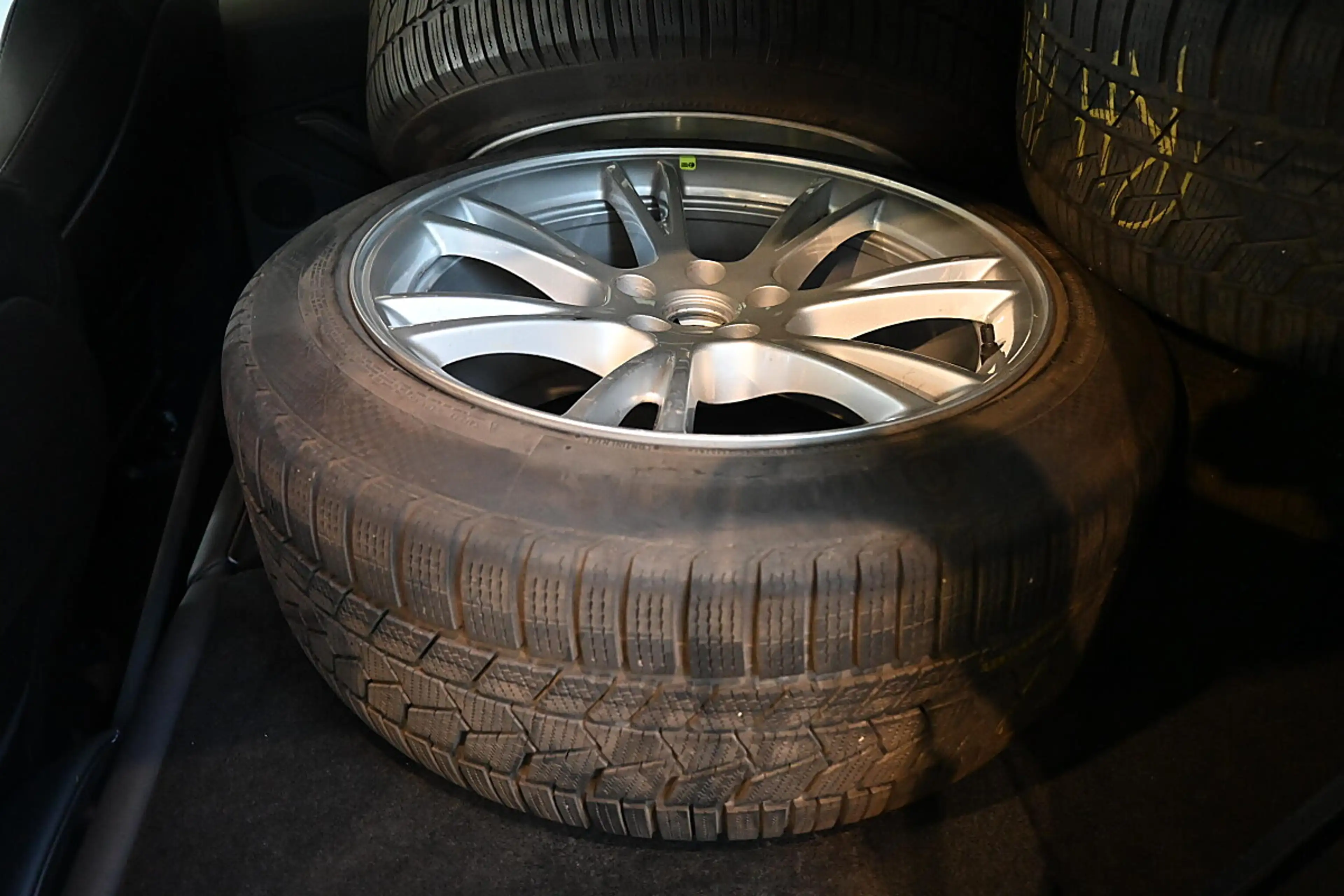 Tesla Model Y Dual Maximale Reichweite Dual AWD; AHK, Wärmepu... — photo 14