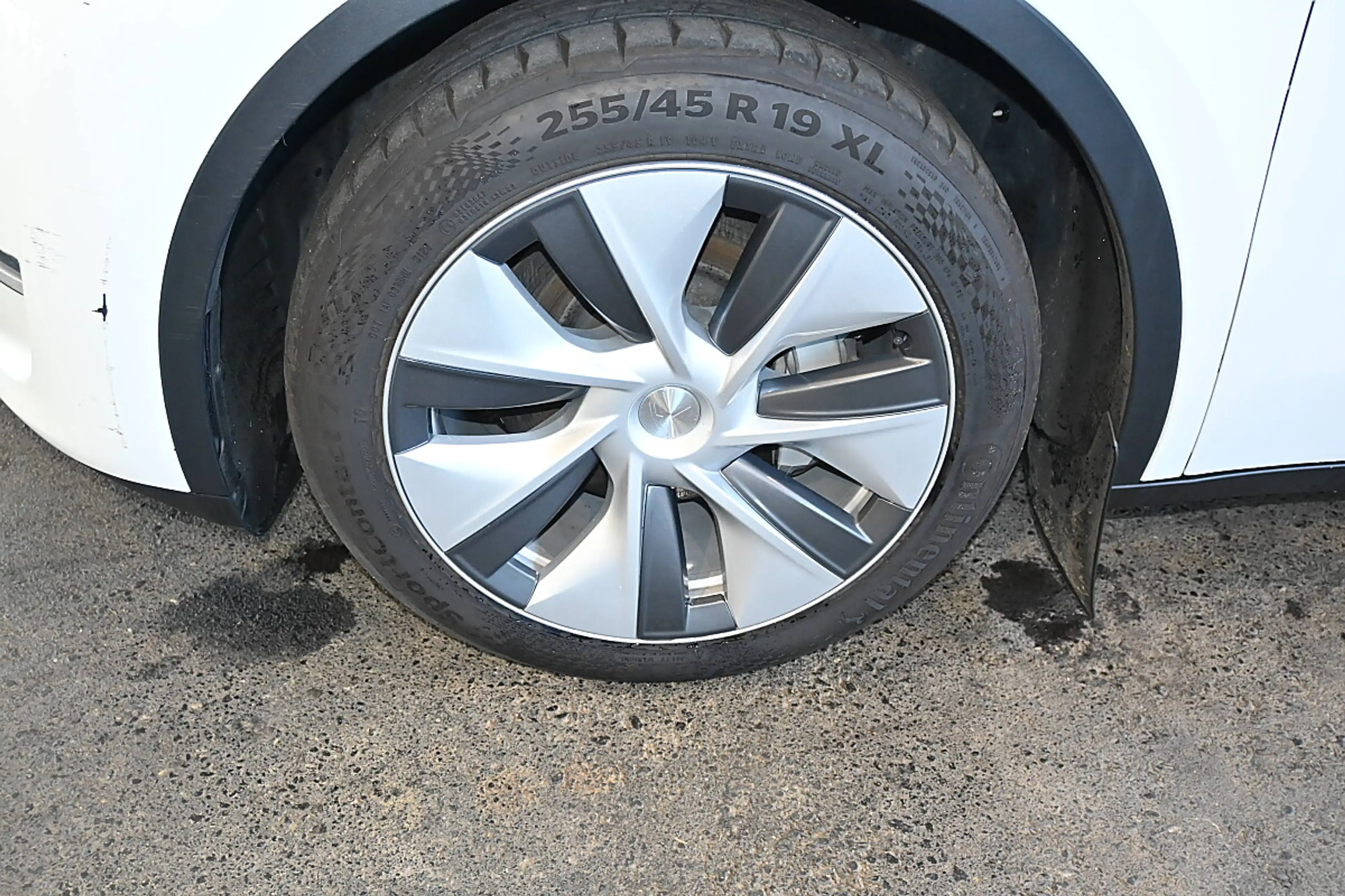 Tesla Model Y Dual Maximale Reichweite Dual AWD; AHK, Wärmepu... — photo 6