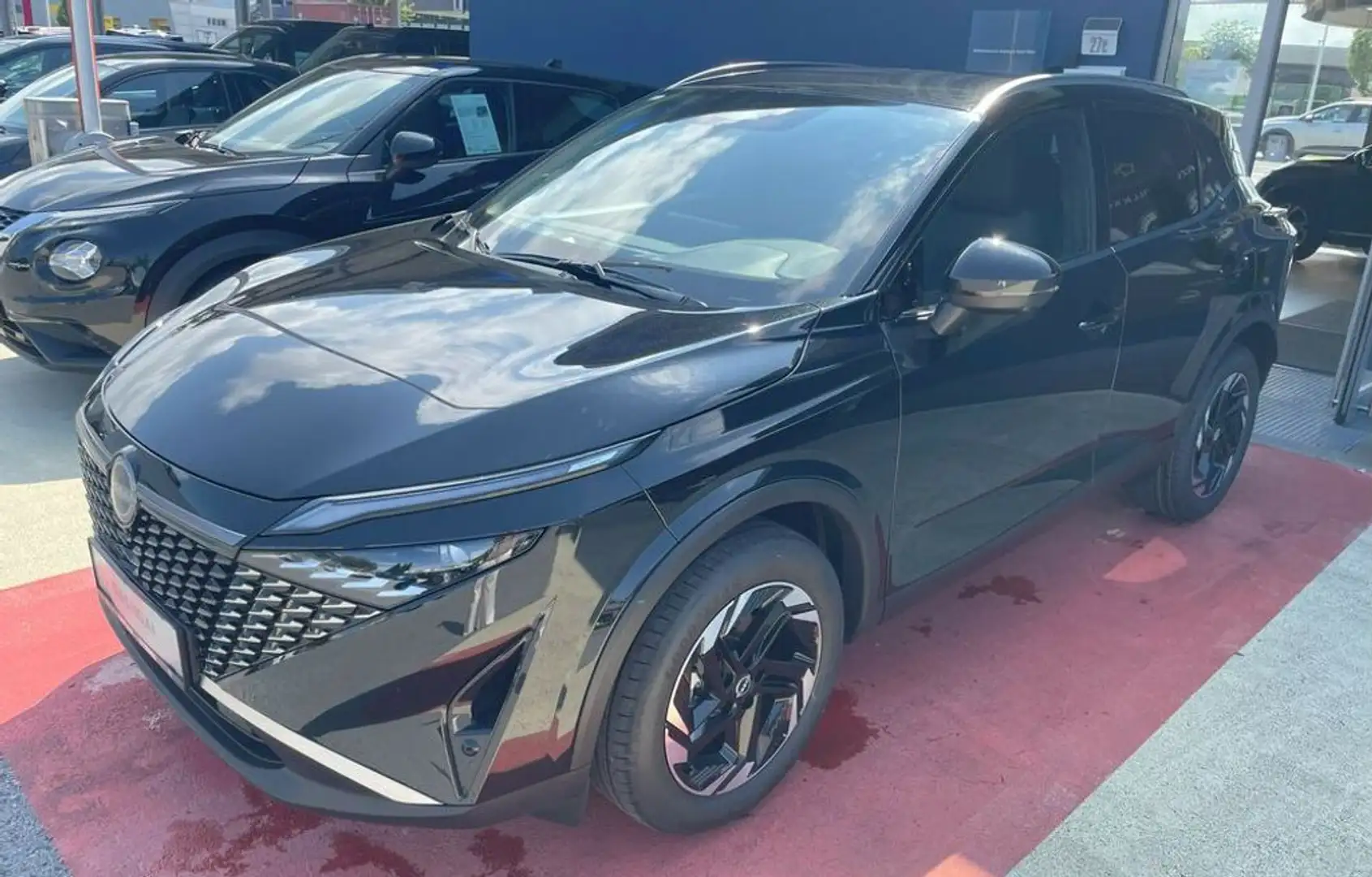 Nissan Qashqai N-Connecta 1,3 DIG-T MHEV 2025 Schwarz - 1