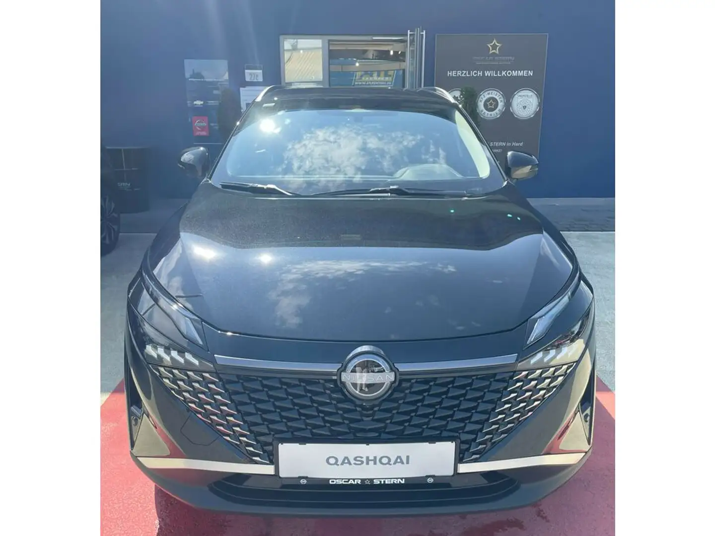 Nissan Qashqai N-Connecta 1,3 DIG-T MHEV 2025 Schwarz - 2