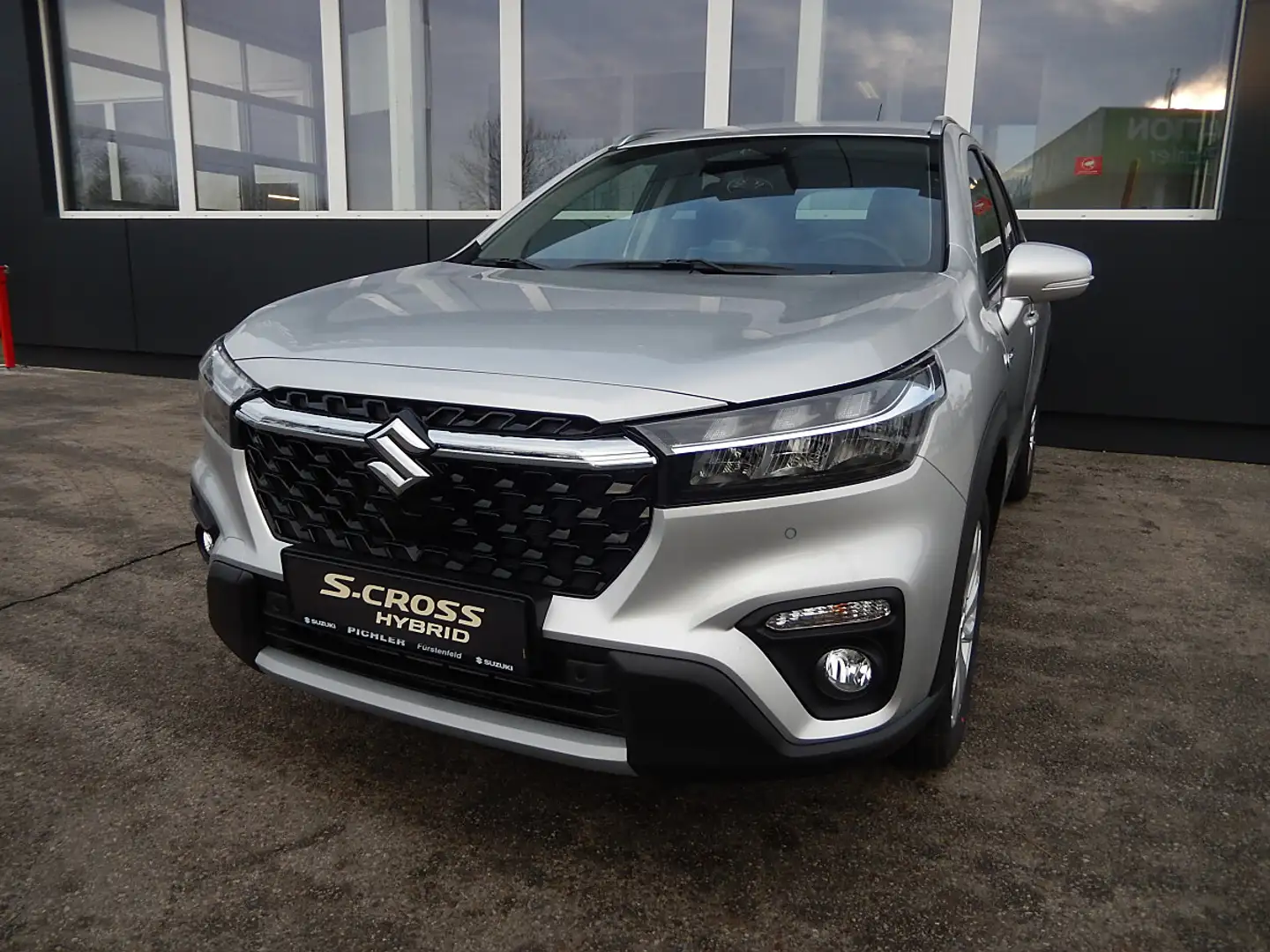 Suzuki S-Cross 1,4 Hybrid shine Silber - 1