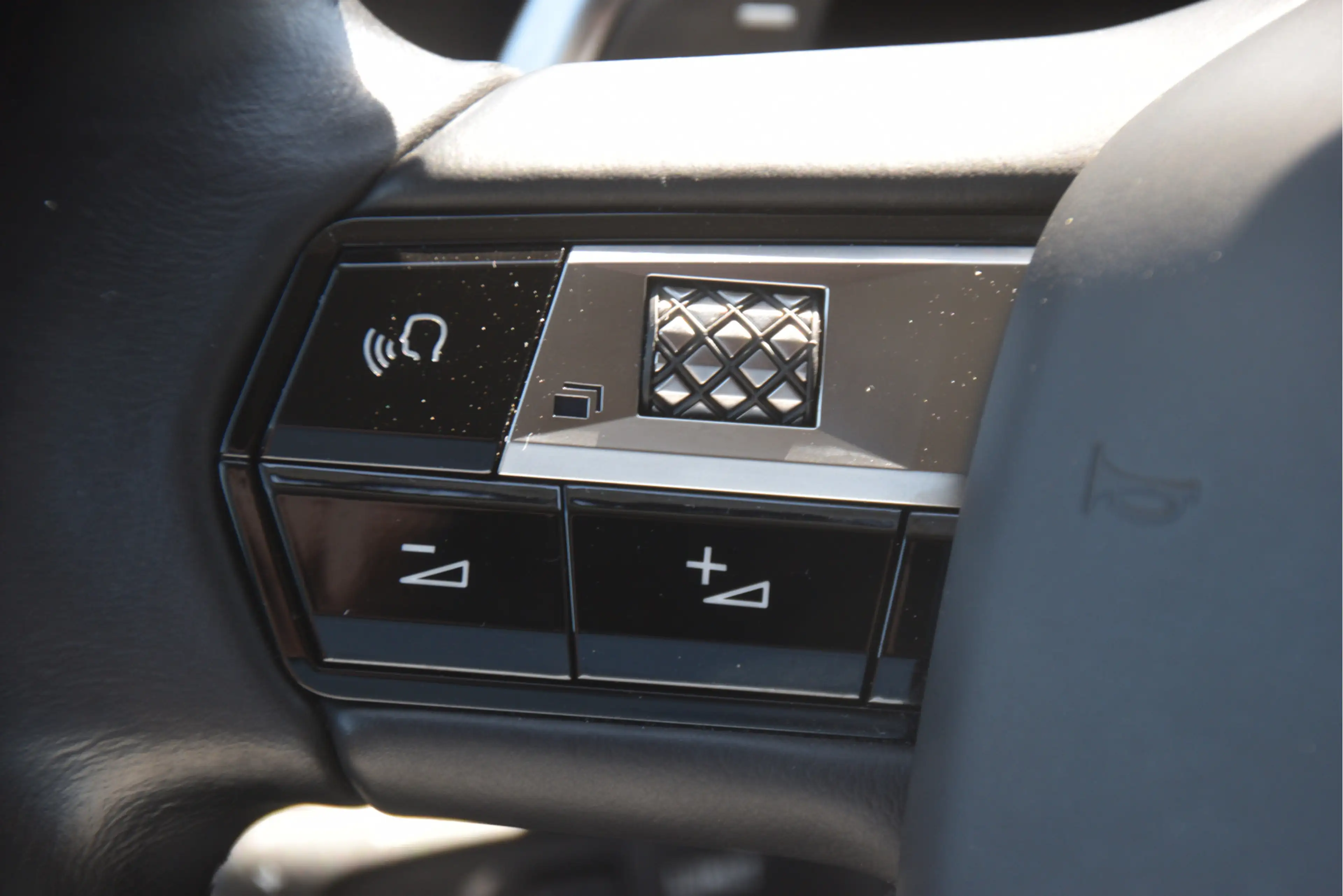DS Automobiles DS 3 Crossback 1.2 PureTech La Premiere Carplay | LED | Camera | — photo 26