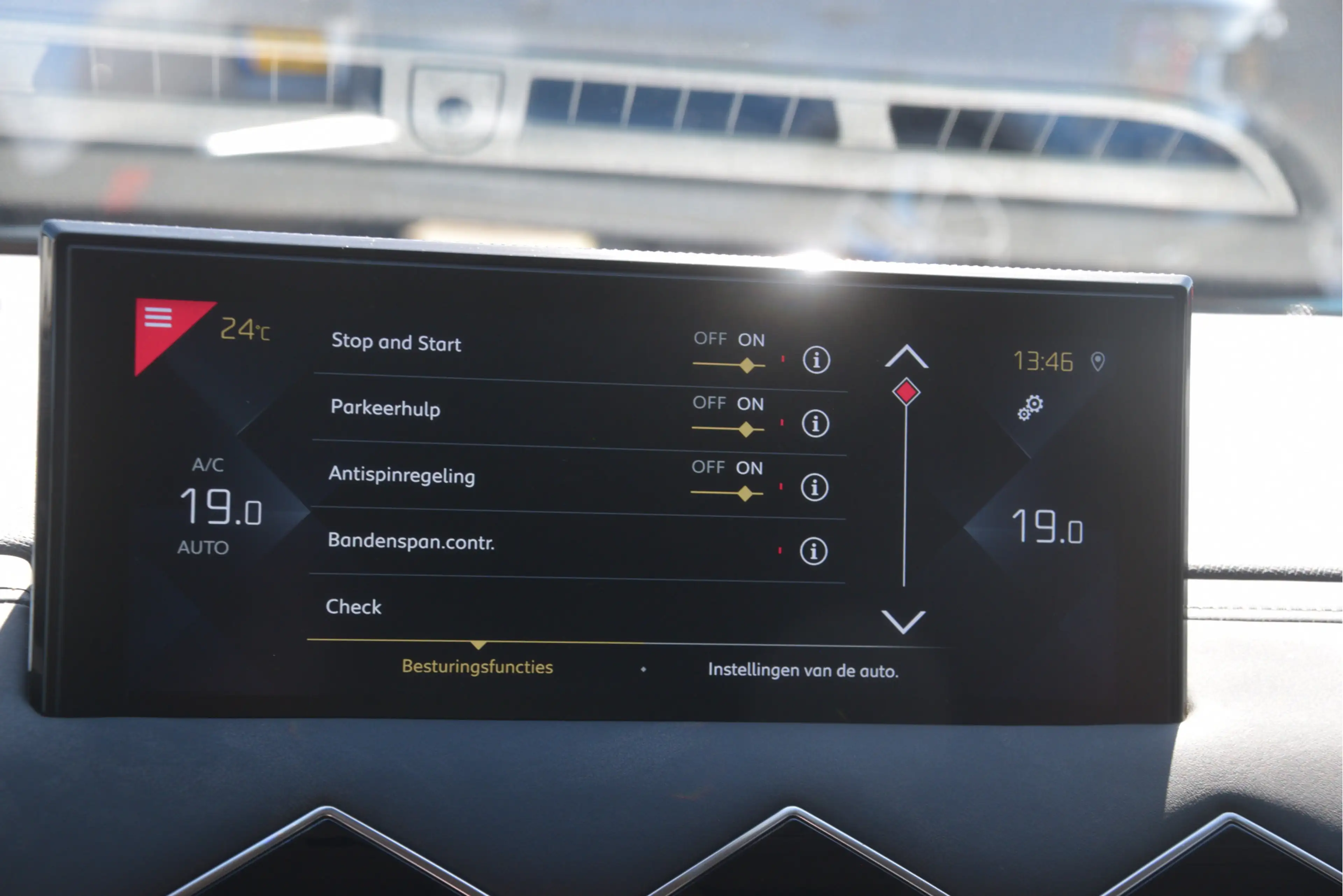 DS Automobiles DS 3 Crossback 1.2 PureTech La Premiere Carplay | LED | Camera | — photo 21