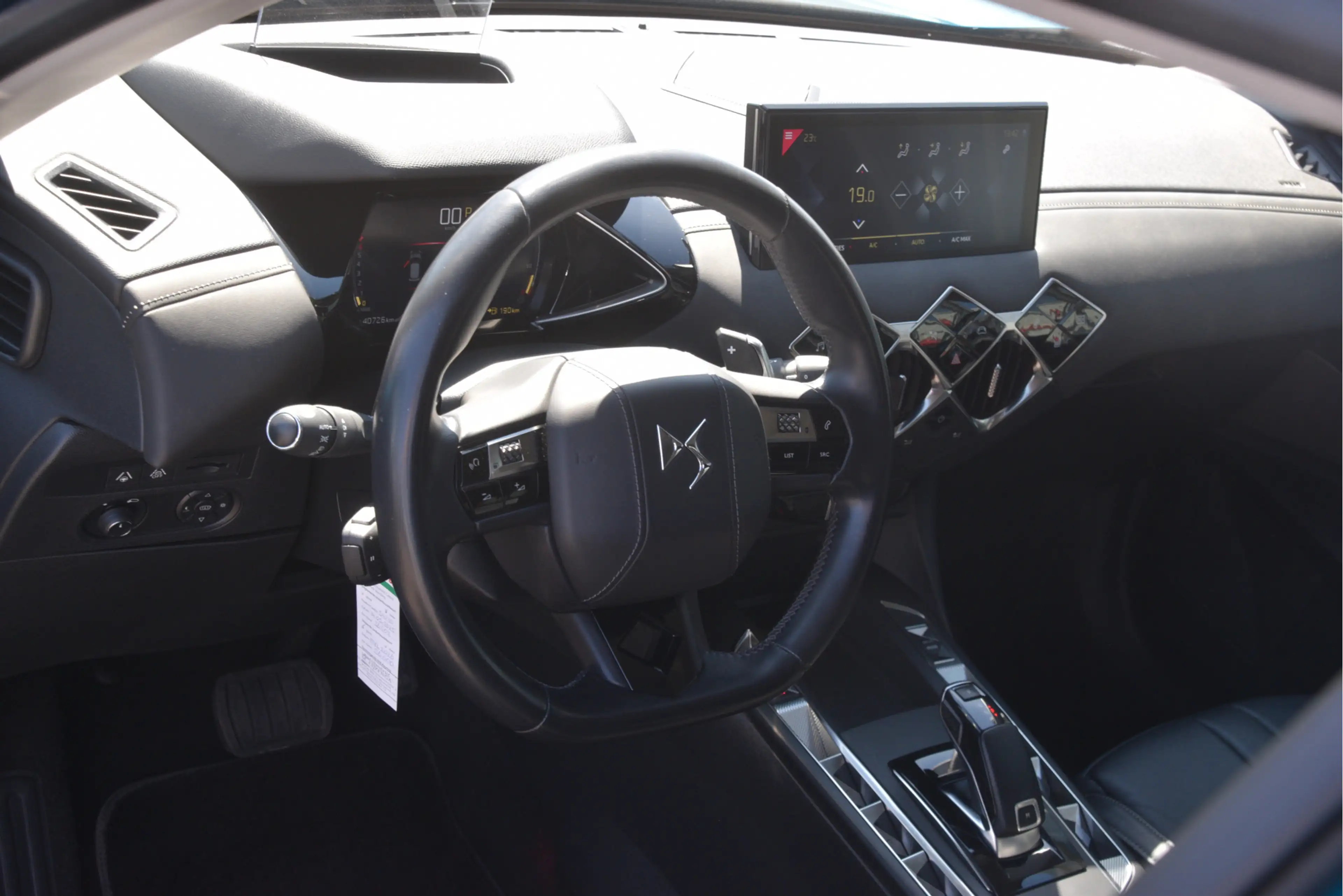 DS Automobiles DS 3 Crossback 1.2 PureTech La Premiere Carplay | LED | Camera | — photo 8