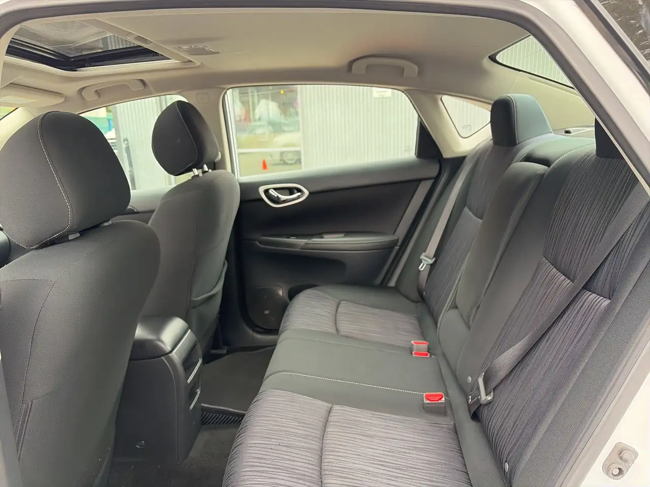 Nissan Sentra снимка Nissan Sentra