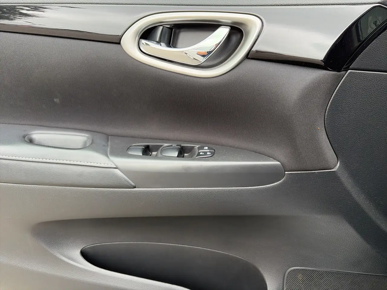 Nissan Sentra снимка Nissan Sentra