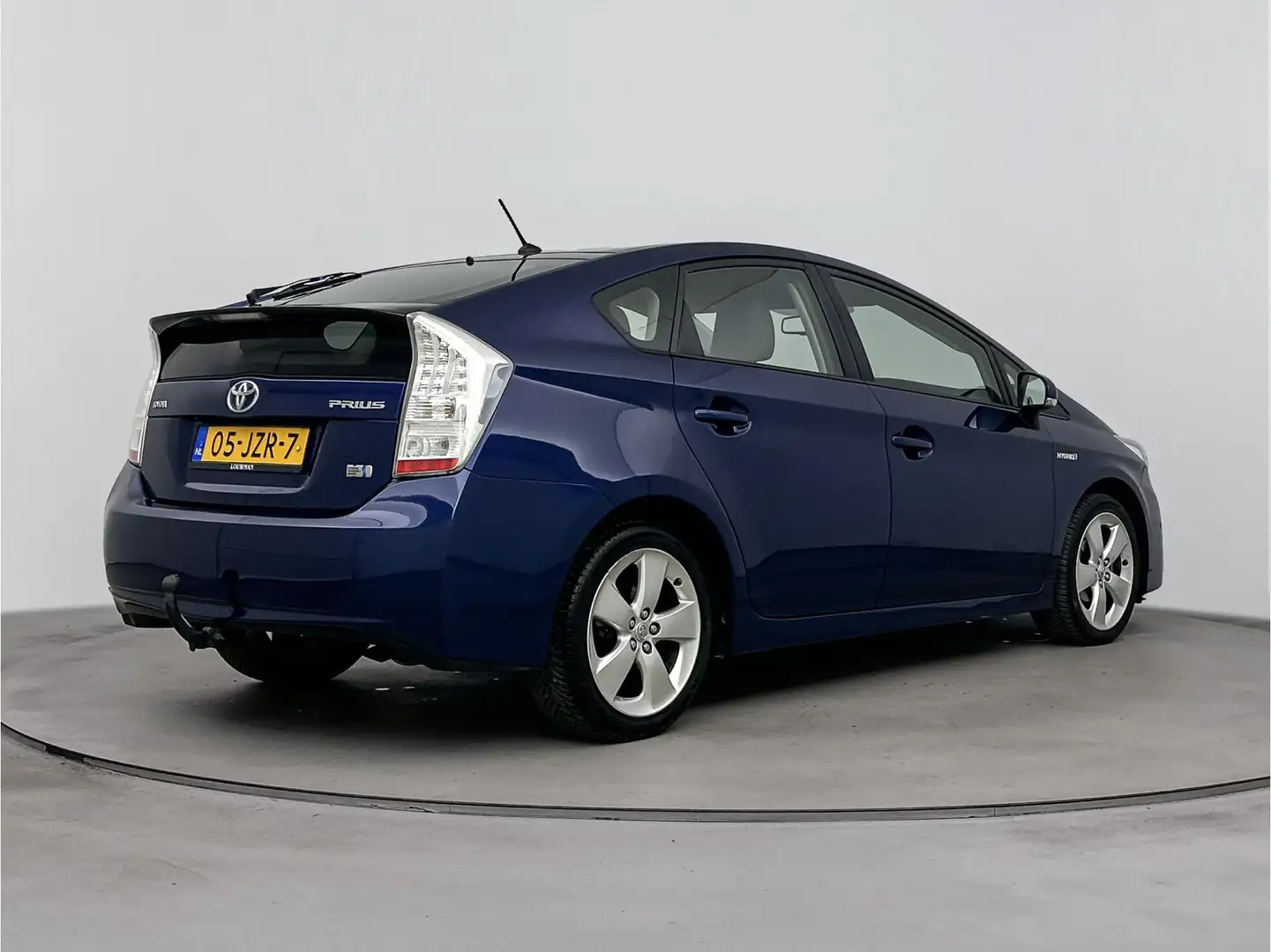 Toyota Prius 1.8 Dynamic | Trekhaak | Navigatie | Parkeercamera Синій - 2