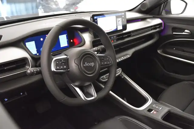 Jeep Avenger view 8
