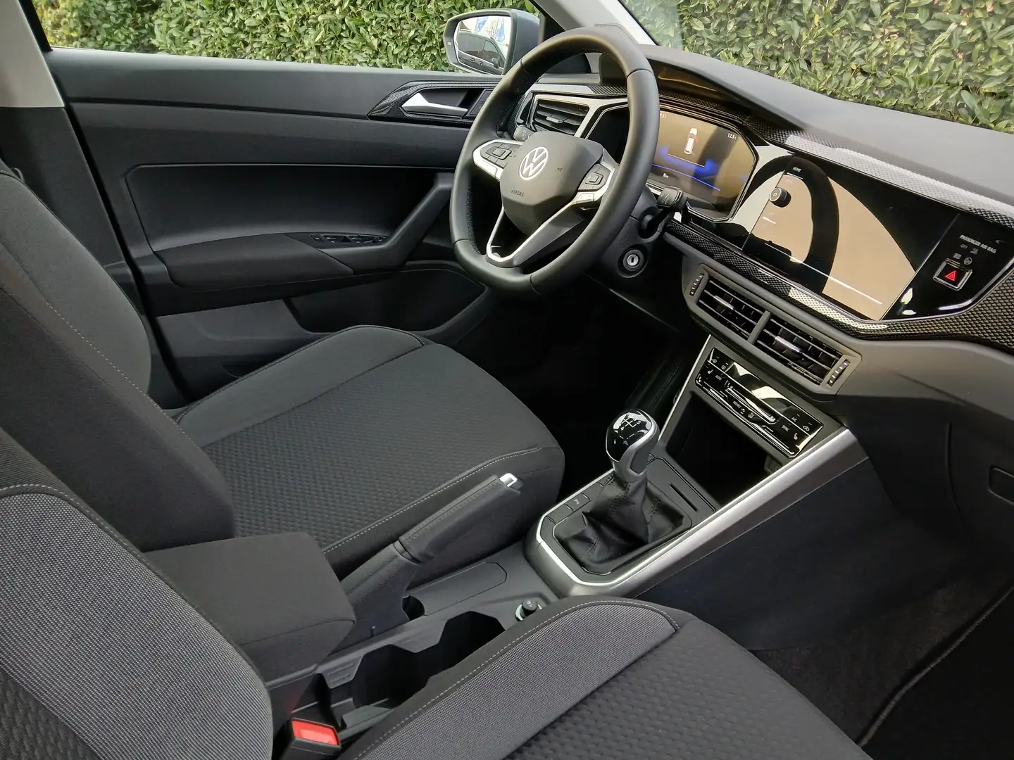 Volkswagen Polo 1.0 TSI Life OPF Grijs - 2