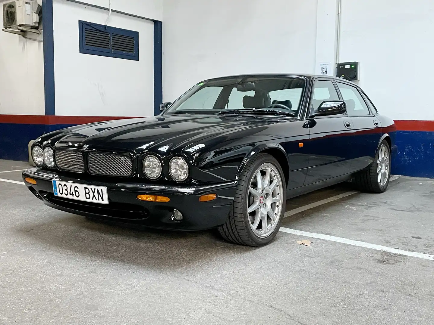 Jaguar XJR 4.0 S/C - 1