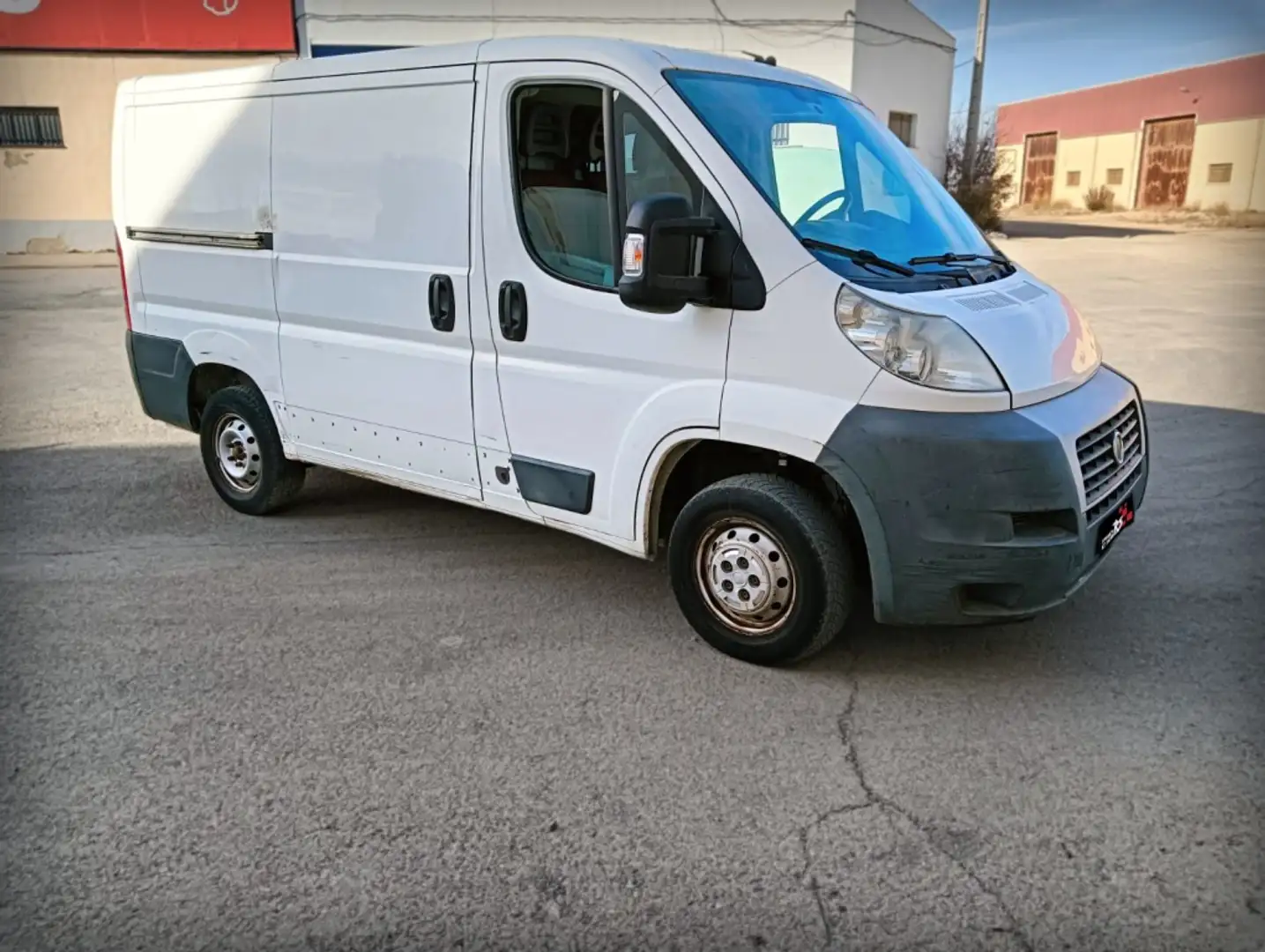 Fiat Ducato Chasis DCb. 35 2.3Mjt Largo Weiß - 2