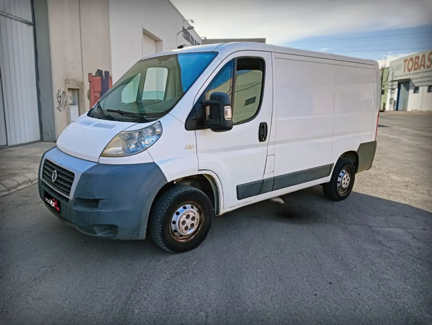 Fiat Ducato Chasis DCb. 35 2.3Mjt Largo Weiß - 1