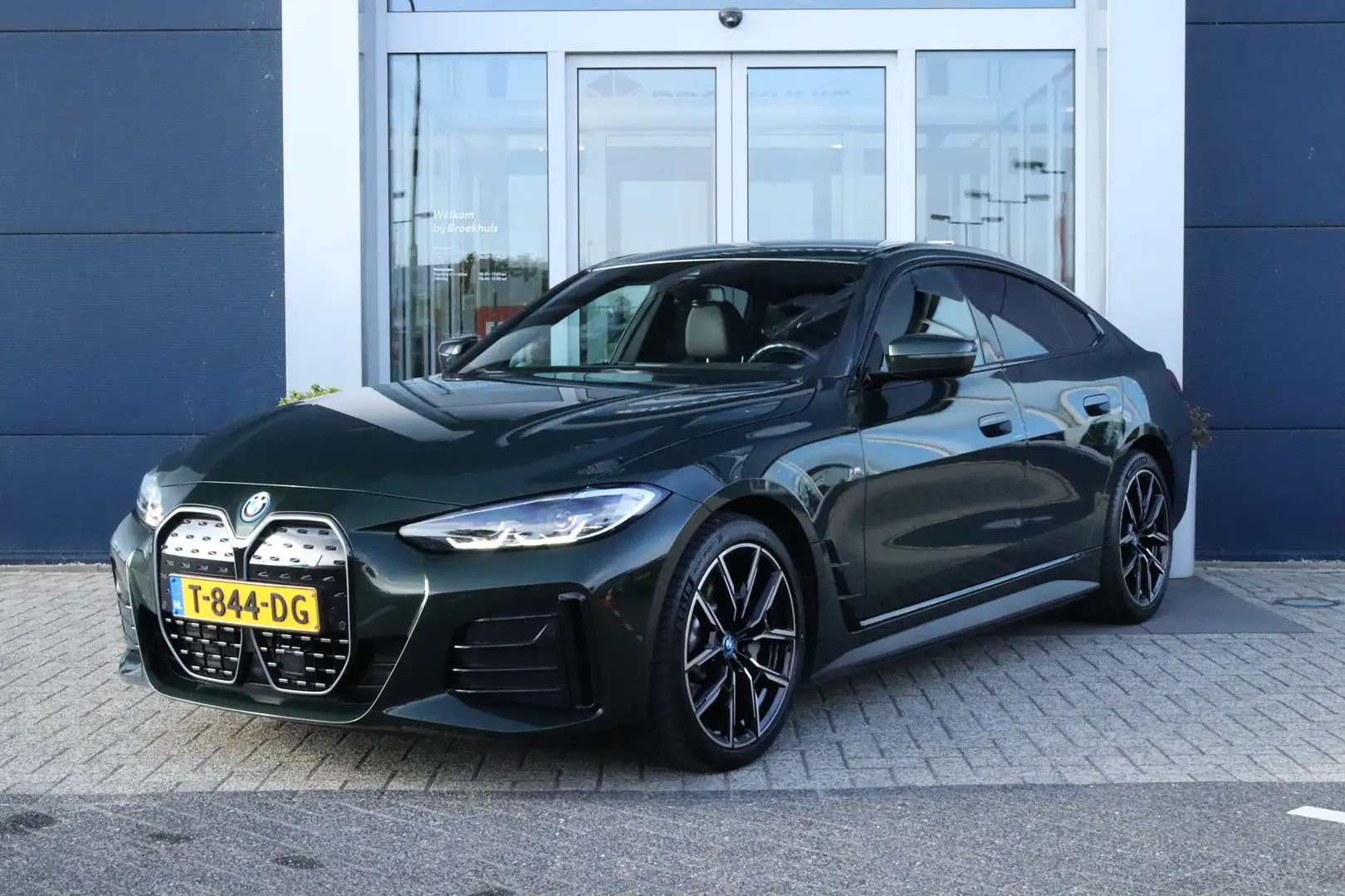 BMW i4 eDrive40 High Executive 84 kWh M-Sport Sanremo Grü Green - 1