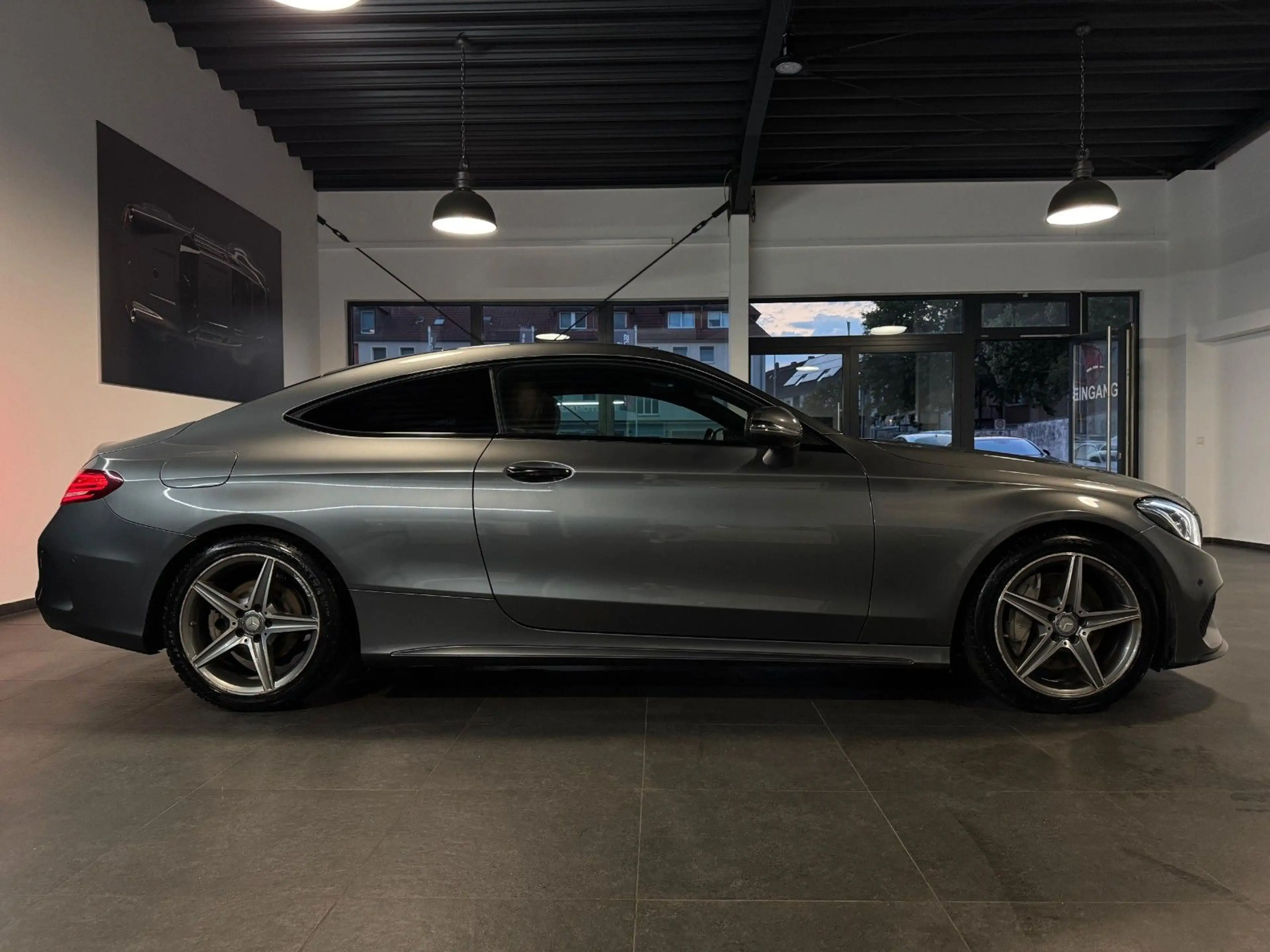 Mercedes-Benz C 250 d Coupe AMG-Paket/Pano+360°+Burmester+ACC — photo 4
