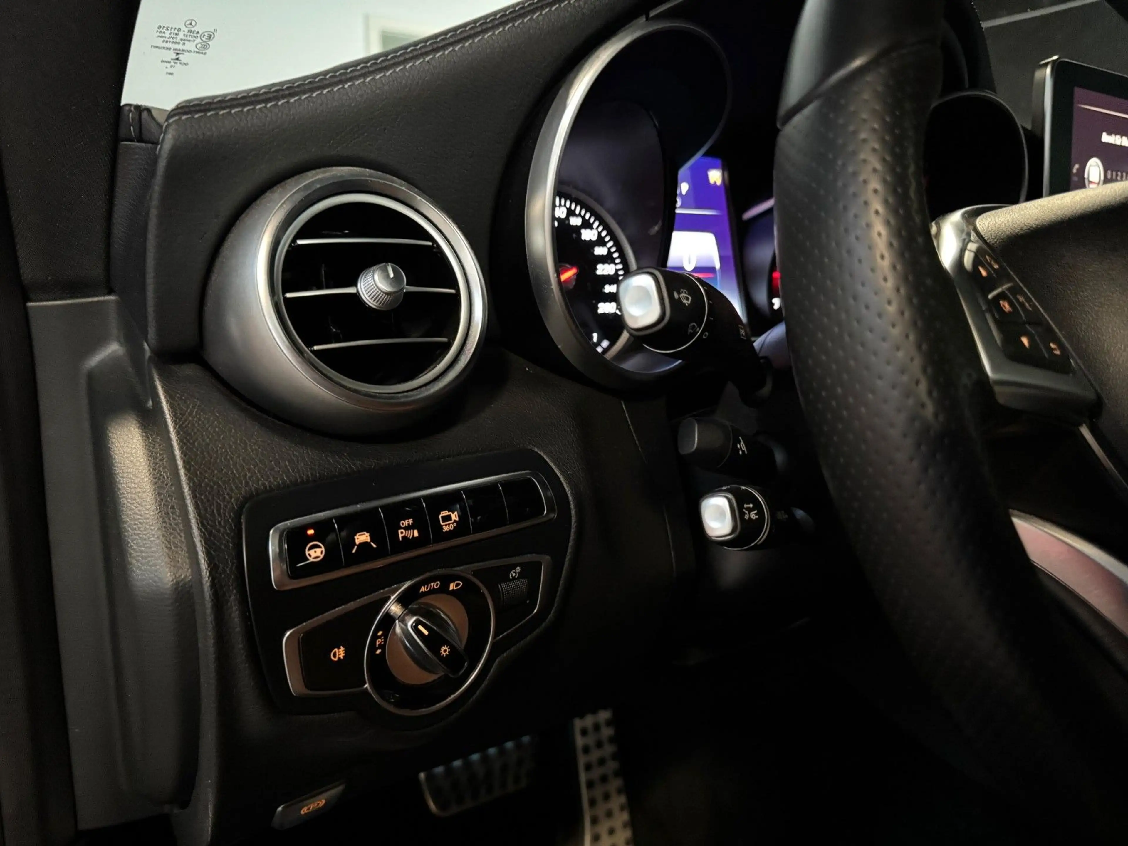Mercedes-Benz C 250 d Coupe AMG-Paket/Pano+360°+Burmester+ACC — photo 14