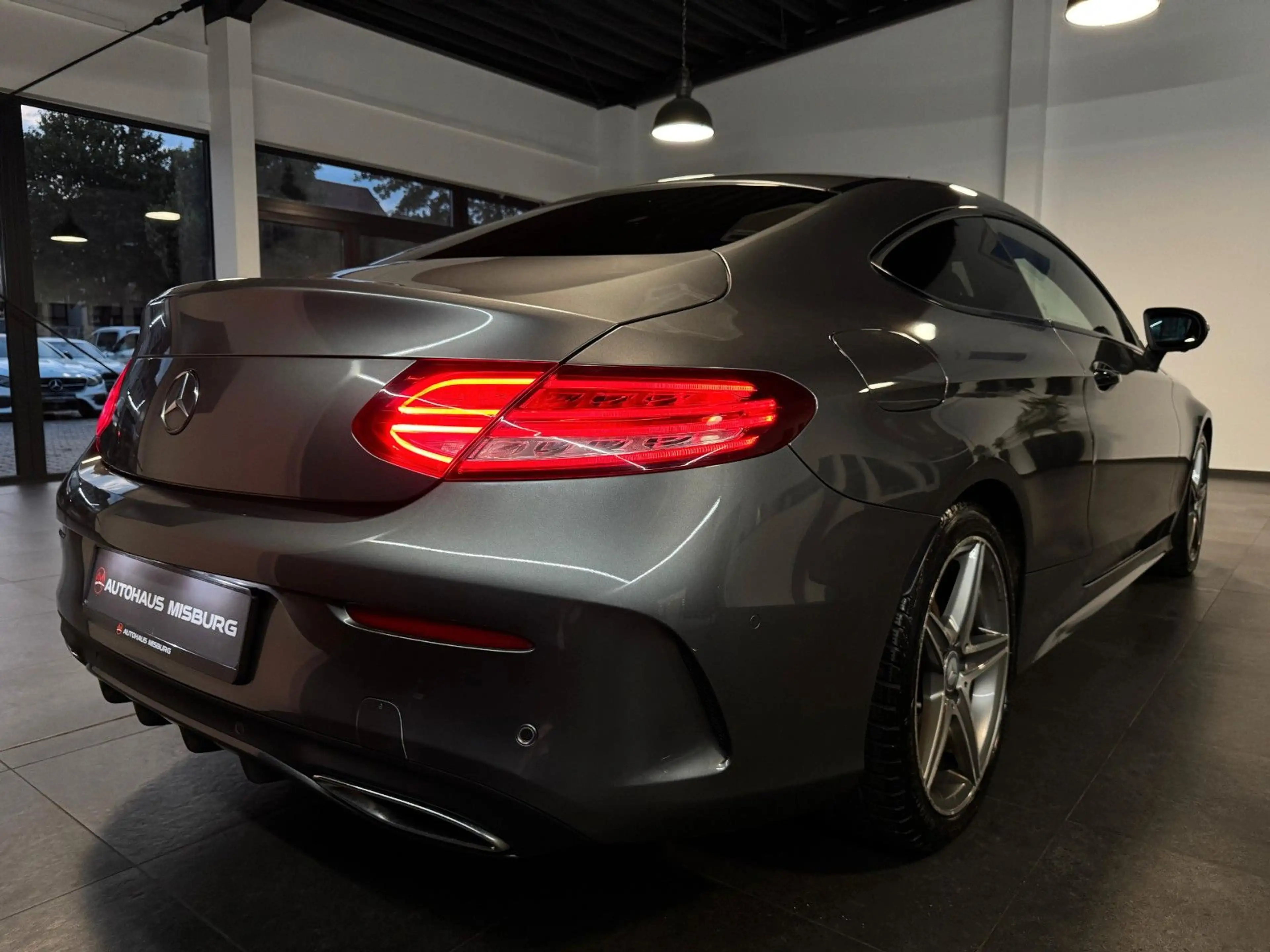 Mercedes-Benz C 250 d Coupe AMG-Paket/Pano+360°+Burmester+ACC — photo 5