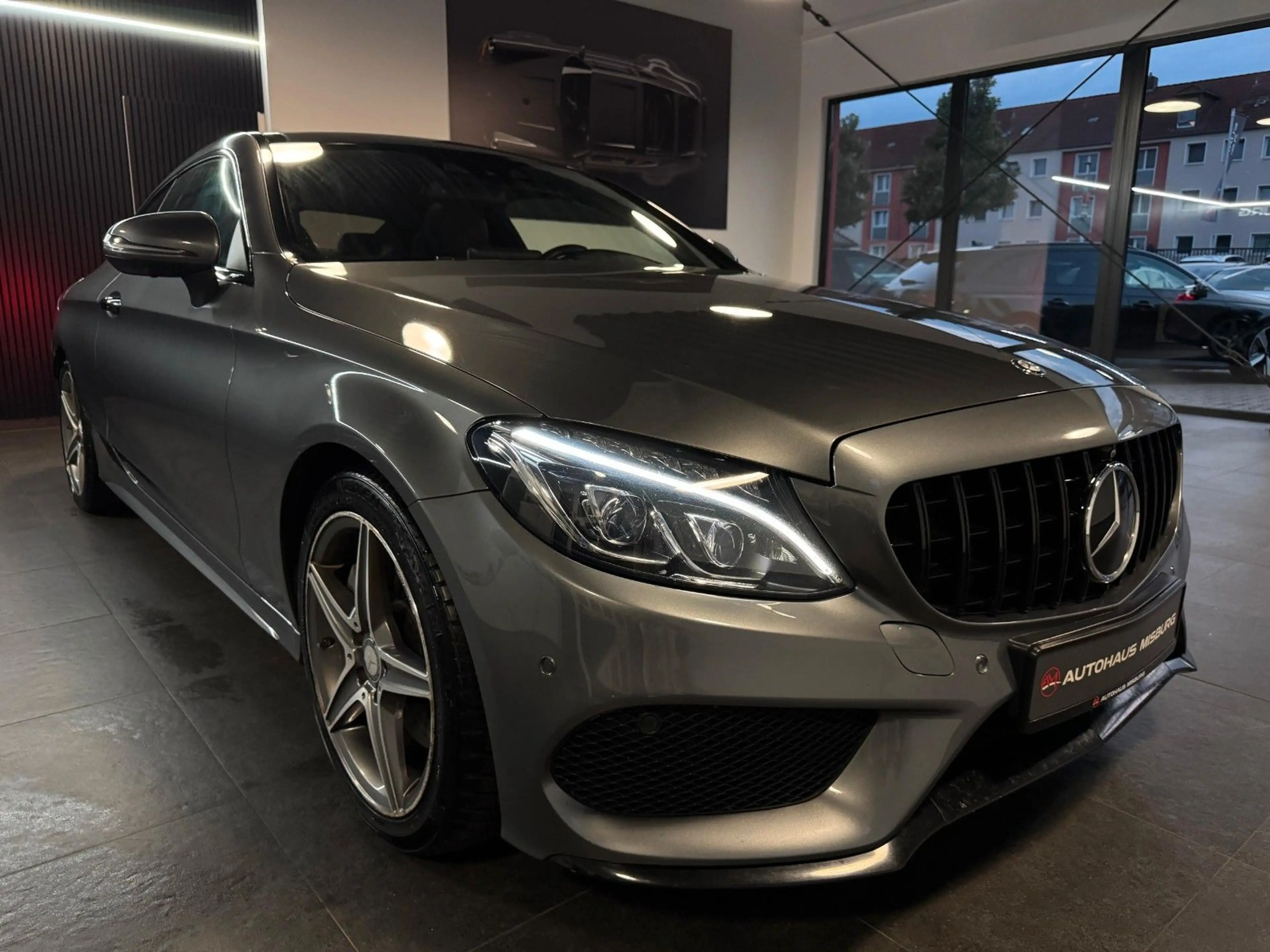 Mercedes-Benz C 250 d Coupe AMG-Paket/Pano+360°+Burmester+ACC — photo 3